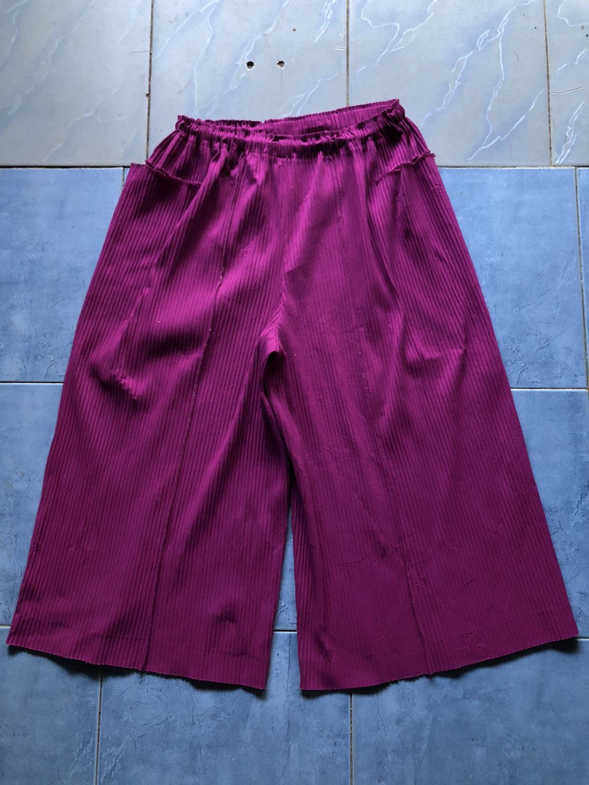Issey Miyake Issey Miyake Pleated Cropped Wide Leg Trousers Pants Women Size 30" / US 8 / IT 44 - 7 Thumbnail