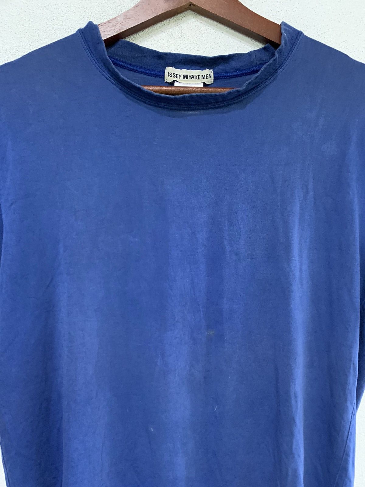Issey Miyake × Japanese Brand Issey Miyaki Men Indigo T Shirt Size US M / EU 48-50 / 2 - 2 Thumbnail