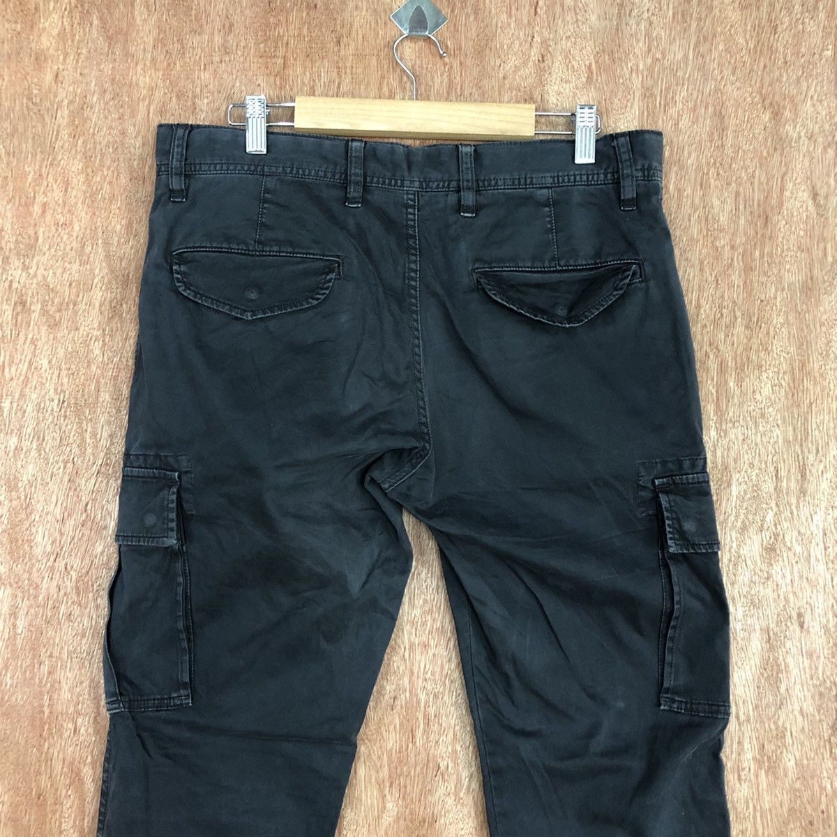 Japanese Brand Uniqlo Black Multipocket Tactical Cargo Pants #H330 Size US 32 / EU 48 - 9 Thumbnail