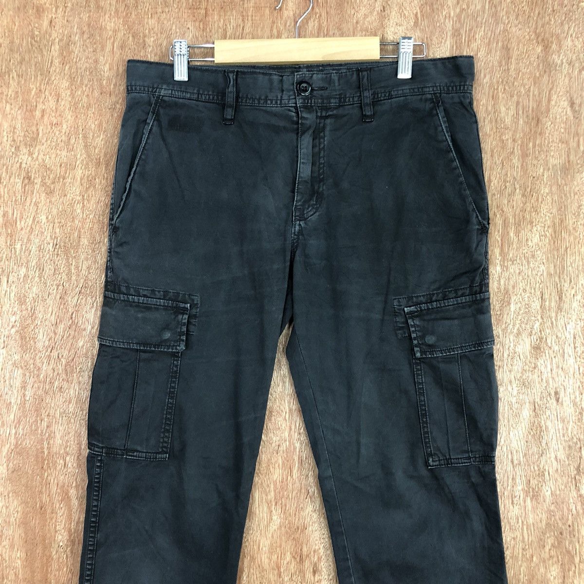 Japanese Brand Uniqlo Black Multipocket Tactical Cargo Pants #H330 Size US 32 / EU 48 - 2 Thumbnail