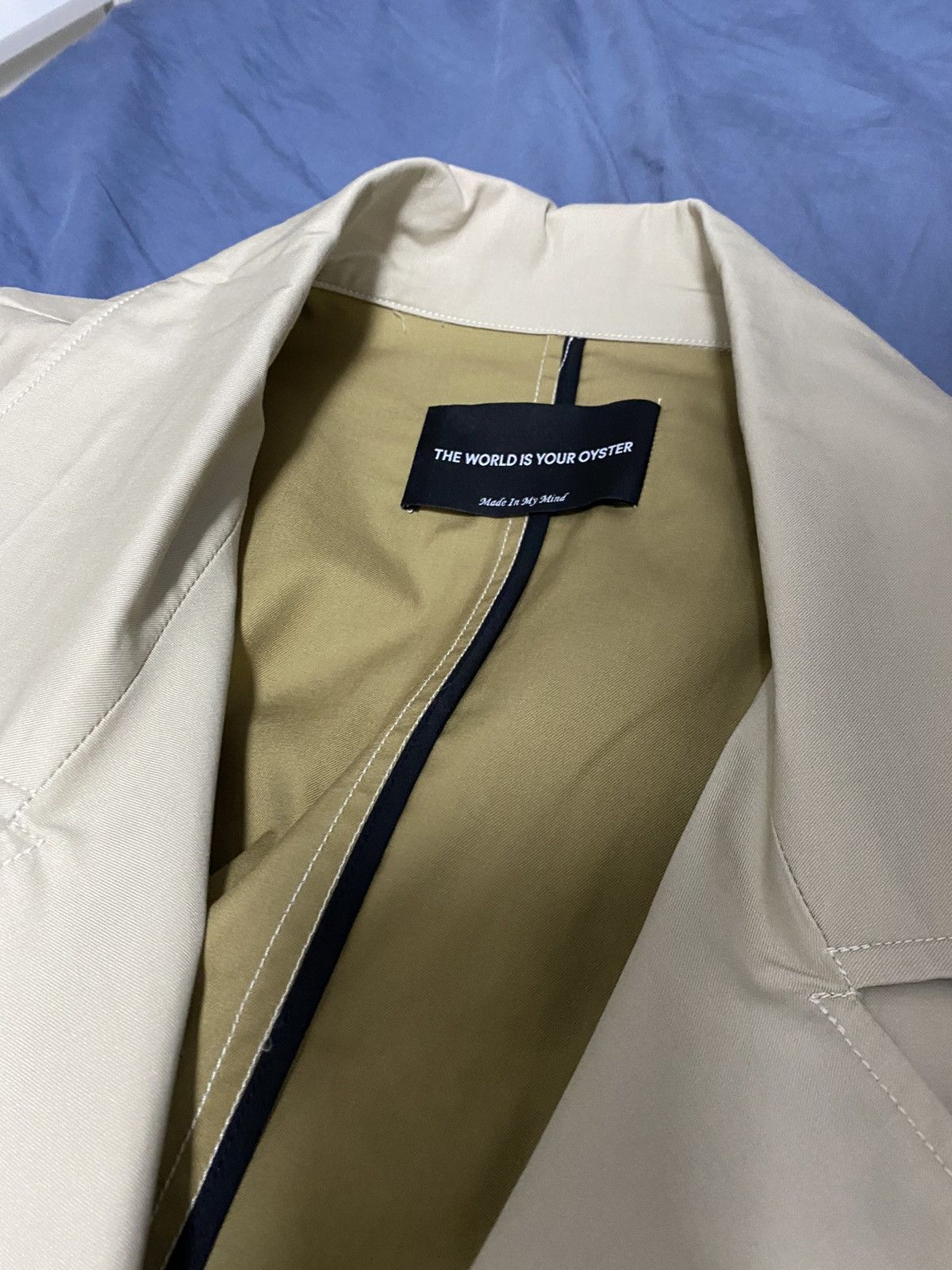 The World Is Your Oyster Beige sleeveless trench coat Size US M / EU 48-50 / 2 - 3 Thumbnail