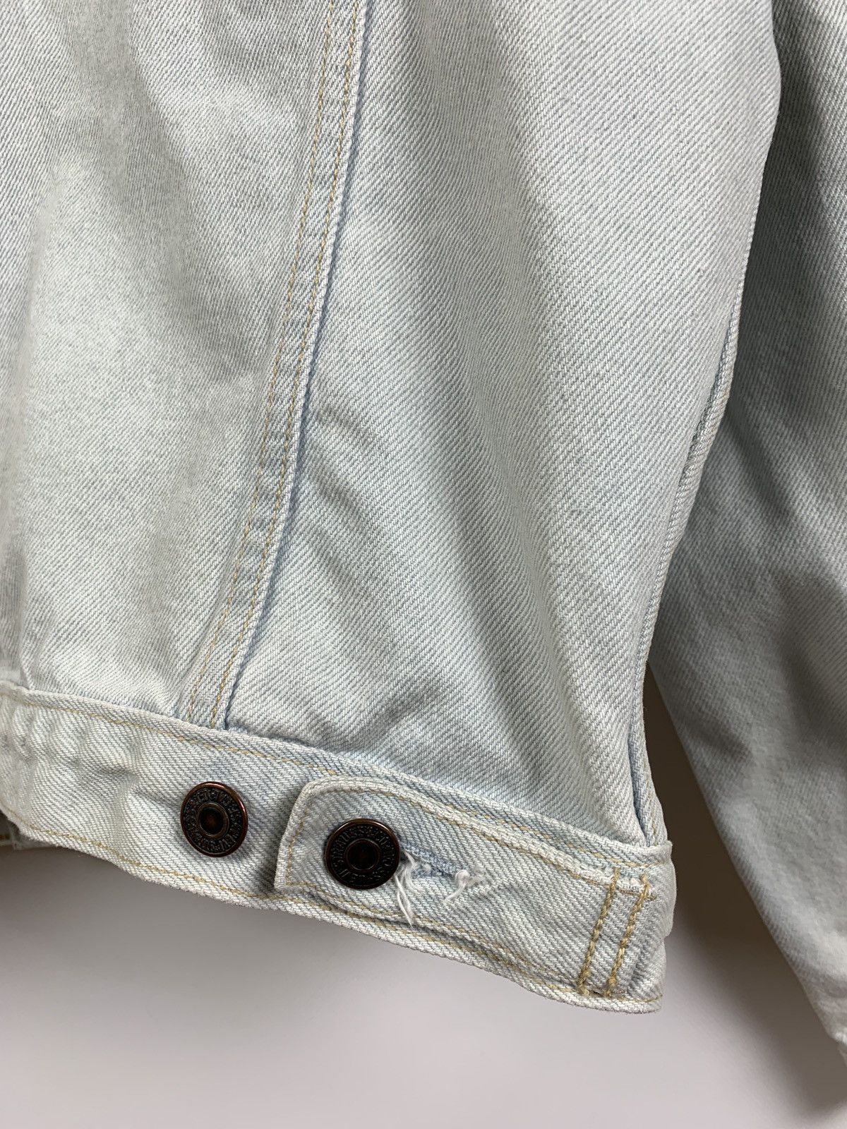 Levi's 90s Vintage Levi’s White Blue Denim Jeans Jacket Size US L / EU 52-54 / 3 - 19 Thumbnail