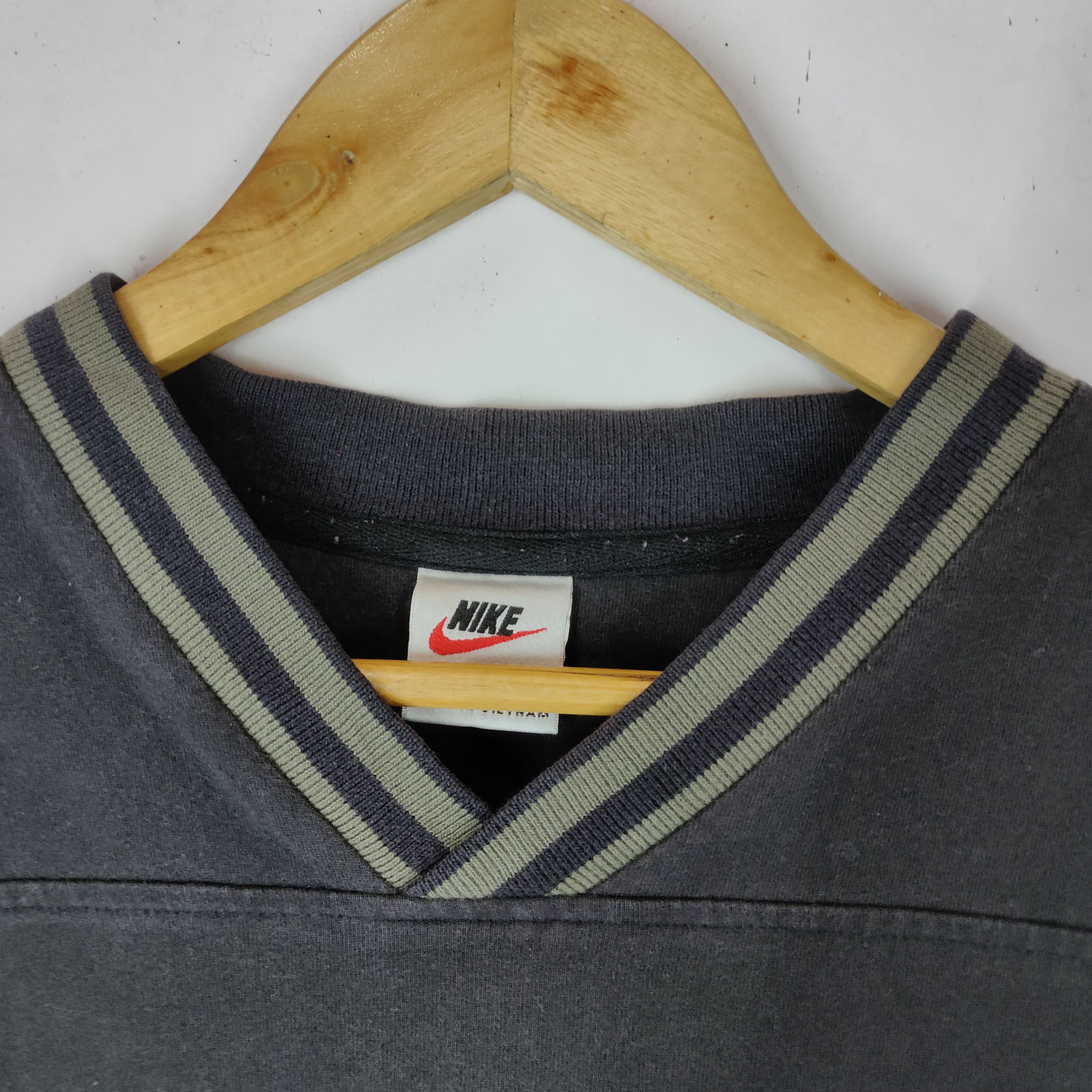 Nike Vintage 90s NIKE Embroidery Swoosh Box Spellout Sweatshirt Size US L / EU 52-54 / 3 - 7 Thumbnail