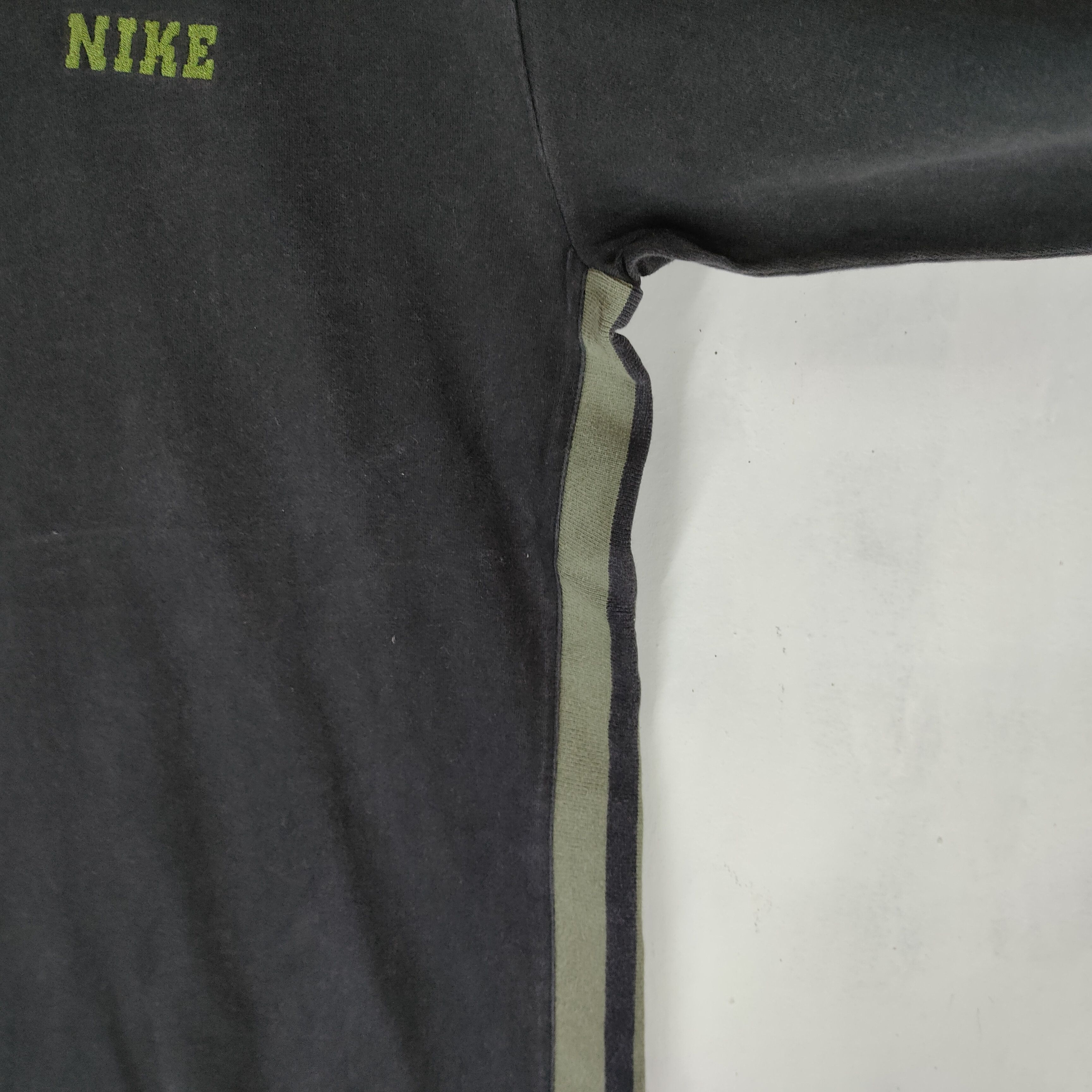Nike Vintage 90s NIKE Embroidery Swoosh Box Spellout Sweatshirt Size US L / EU 52-54 / 3 - 5 Thumbnail