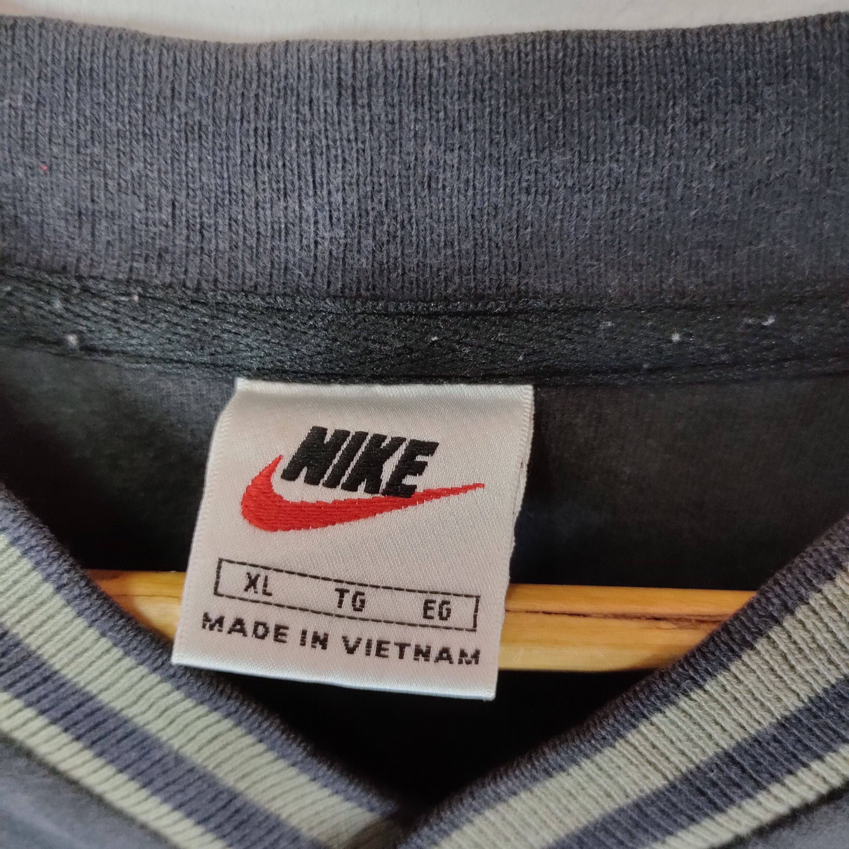 Nike Vintage 90s NIKE Embroidery Swoosh Box Spellout Sweatshirt Size US L / EU 52-54 / 3 - 8 Thumbnail