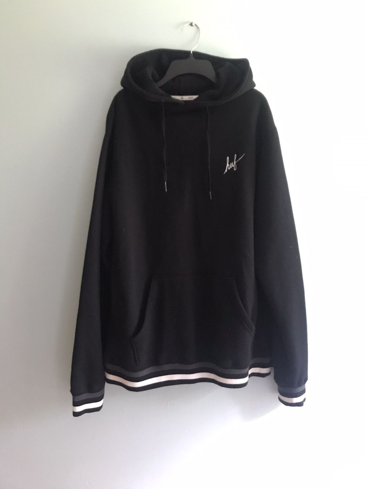 Huf script hoodie