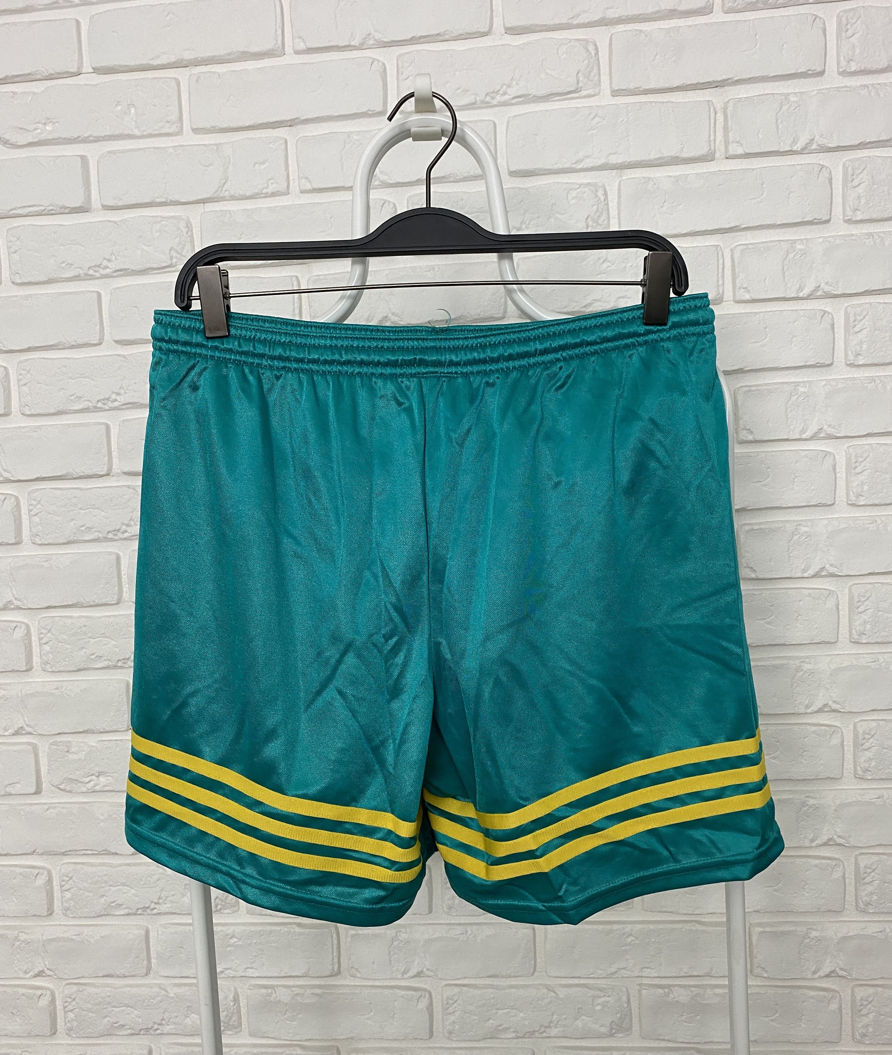 Adidas Retro Adidas 90s Nylon Shorts Soccer Size M Small Logo Size US 32 / EU 48 - 3 Thumbnail