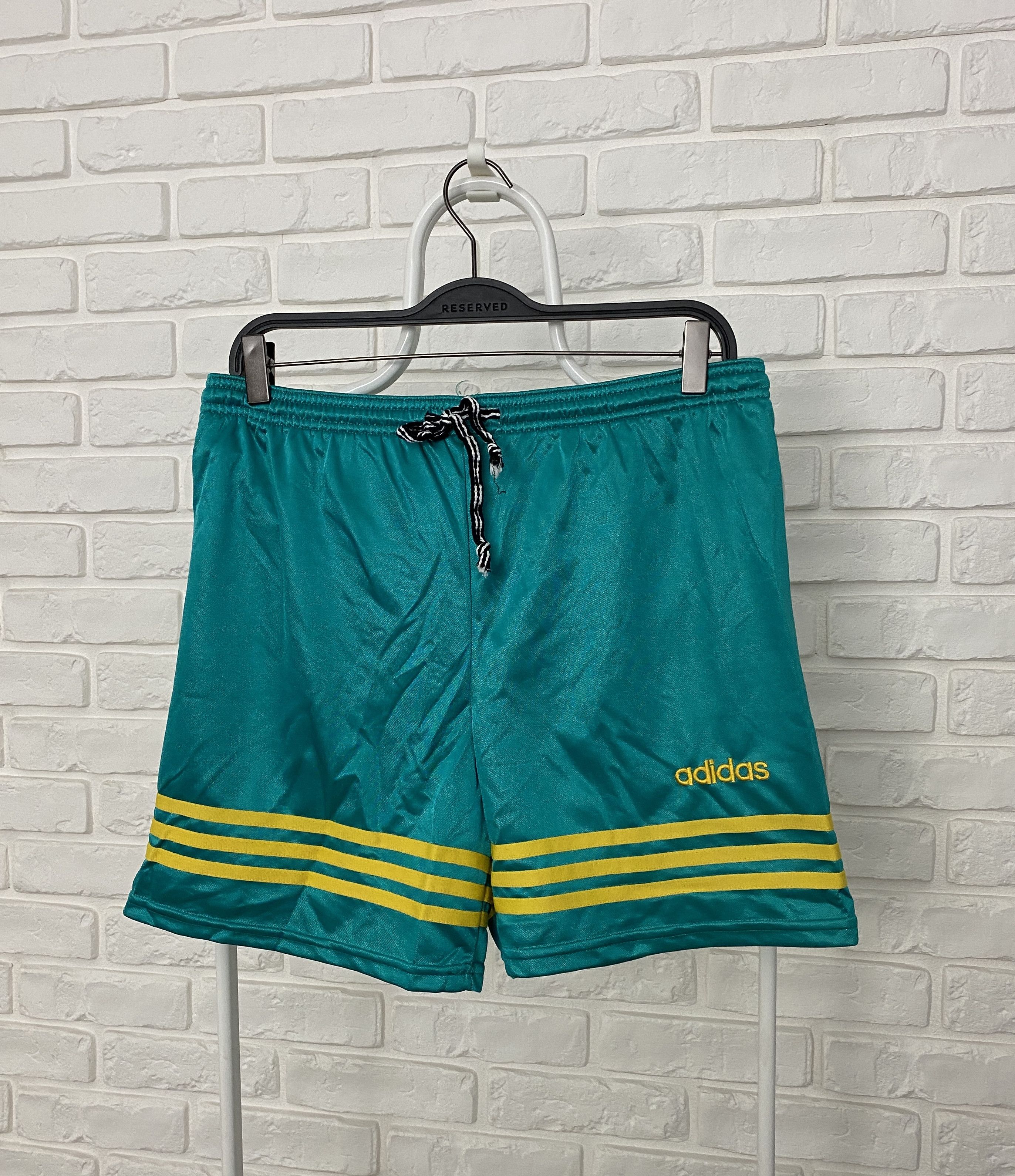 Adidas Retro Adidas 90s Nylon Shorts Soccer Size M Small Logo Size US 32 / EU 48 - 2 Preview