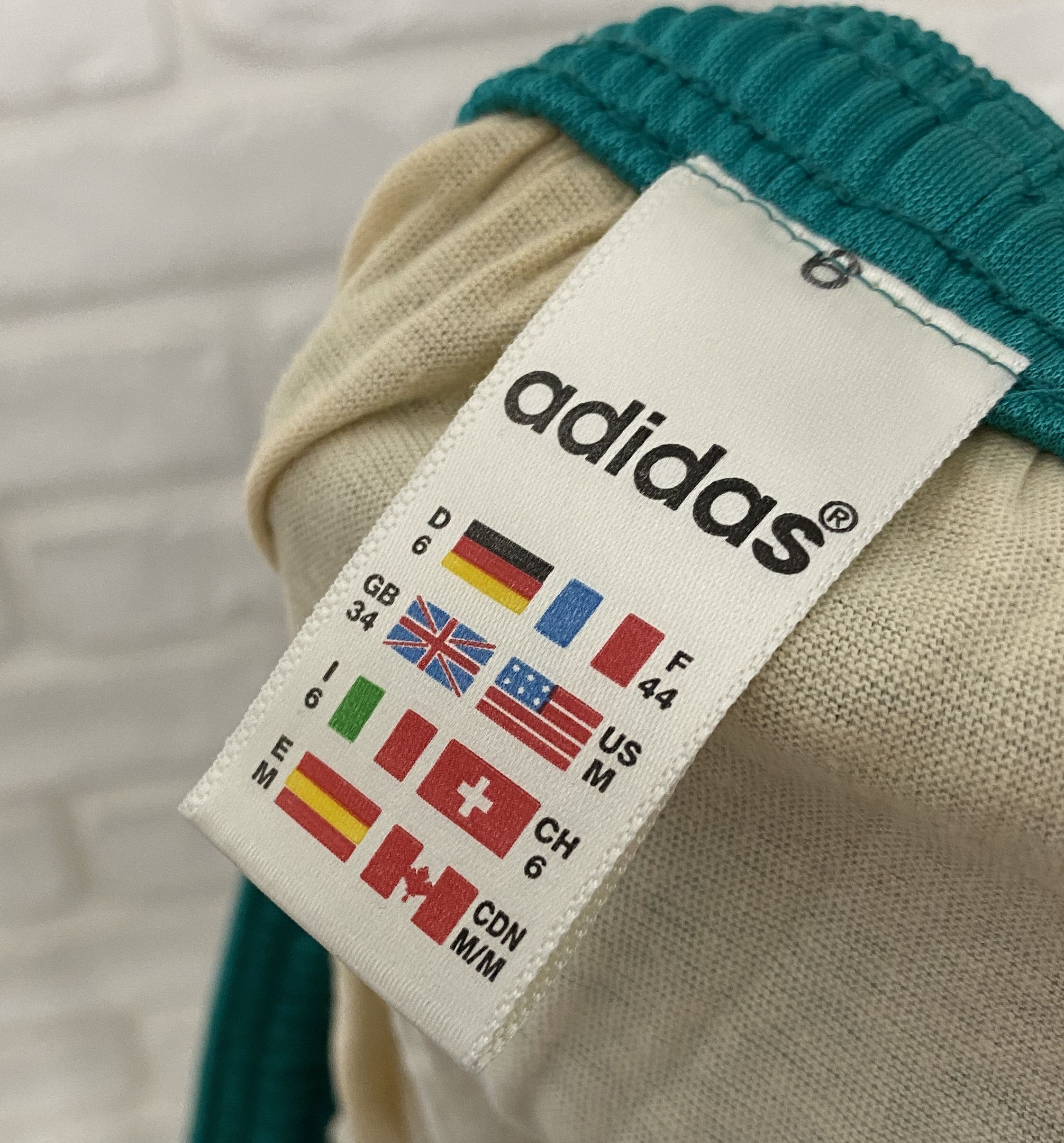 Adidas Retro Adidas 90s Nylon Shorts Soccer Size M Small Logo Size US 32 / EU 48 - 4 Thumbnail