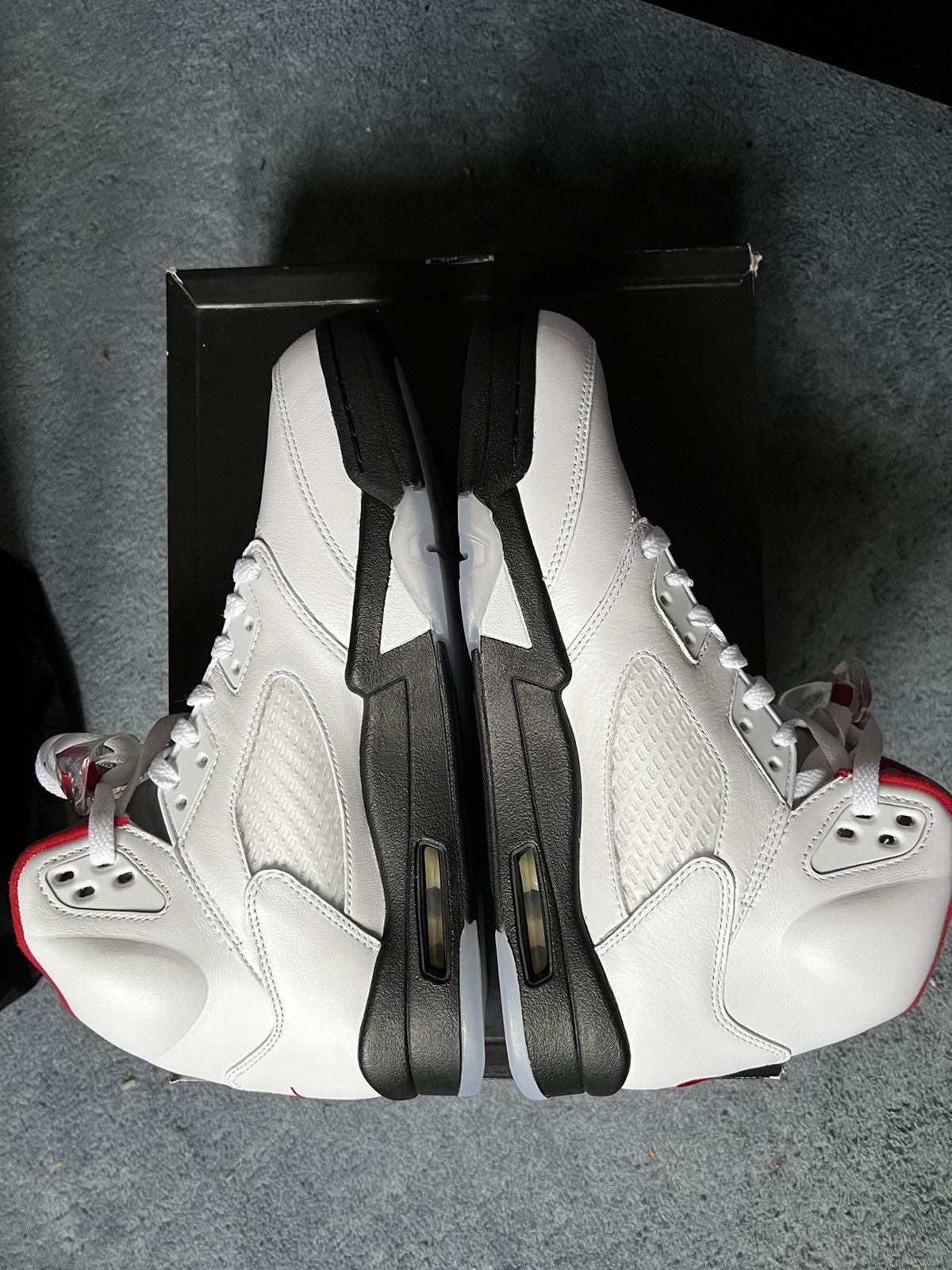 Jordan Brand Air Jordan 5 Retro Fire Red 2020 Size US 10.5 / EU 43-44 - 2 Thumbnail