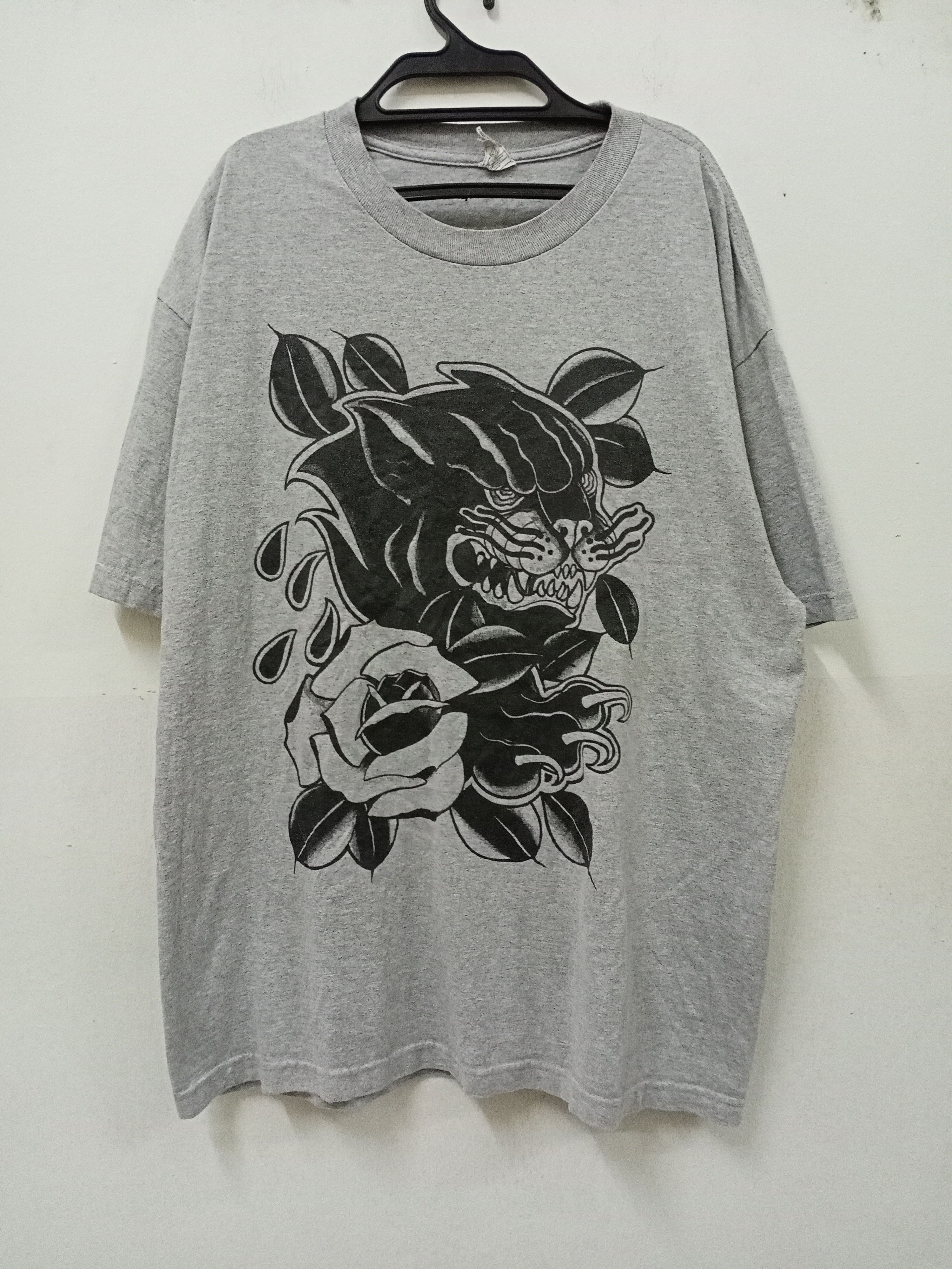 Vintage Vintage Art Black Panther Roses Tattoo T-shirt Size US XL / EU 56 / 4 - 1 Thumbnail