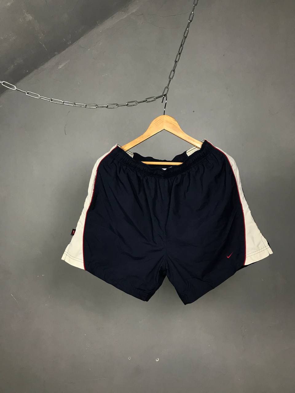 Vintage Nike swoosh streetwear vintage shorts Size US 34 / EU 50 - 1 Thumbnail
