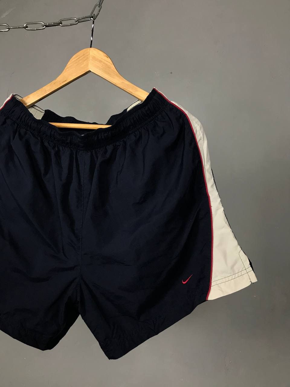 Vintage Nike swoosh streetwear vintage shorts Size US 34 / EU 50 - 2 Thumbnail