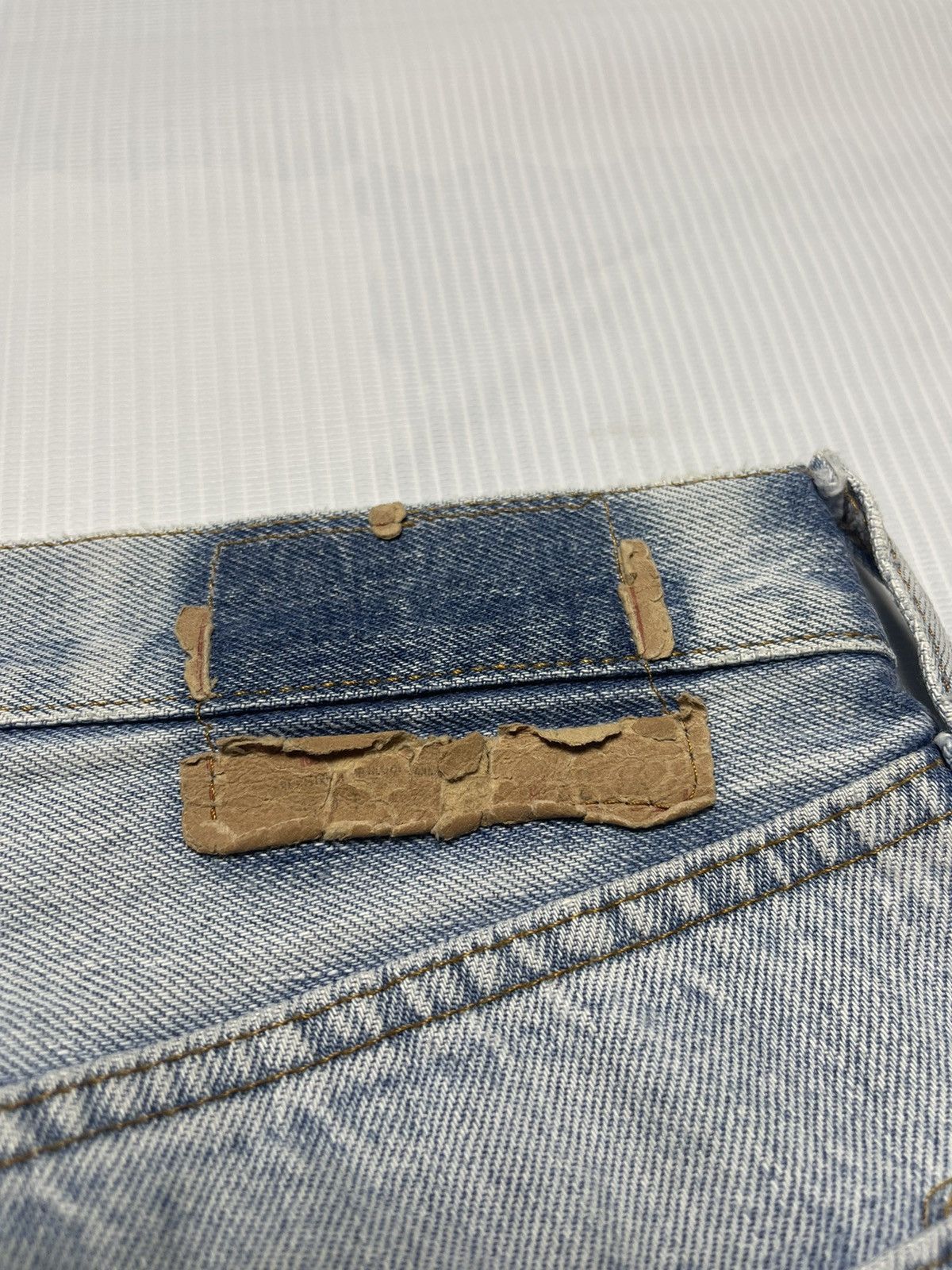 Levi's Vintage Levi's 501 Selvedge Button No.6 Made In USA Jeans Size US 31 - 19 Thumbnail