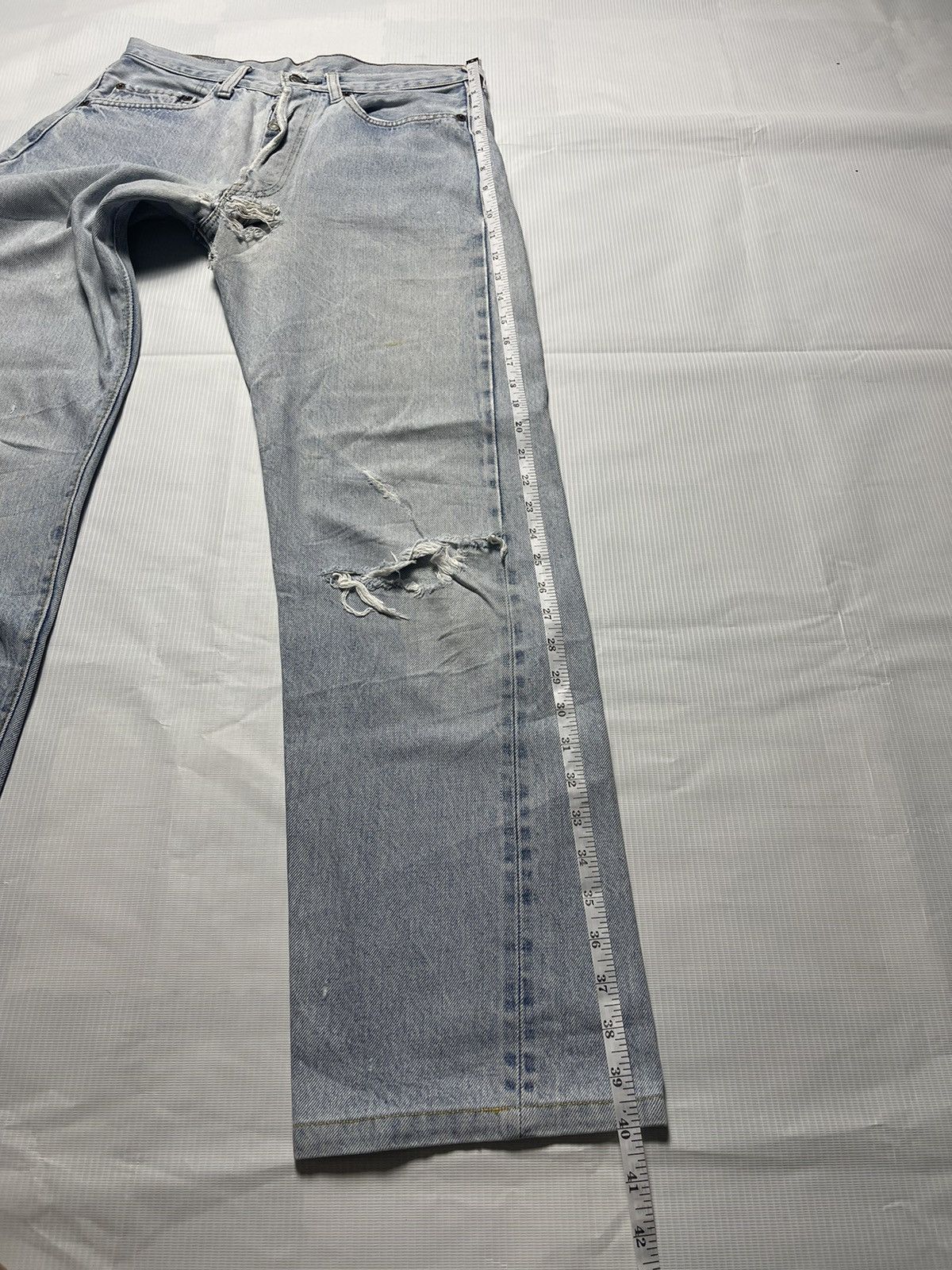 Levi's Vintage Levi's 501 Selvedge Button No.6 Made In USA Jeans Size US 31 - 17 Thumbnail