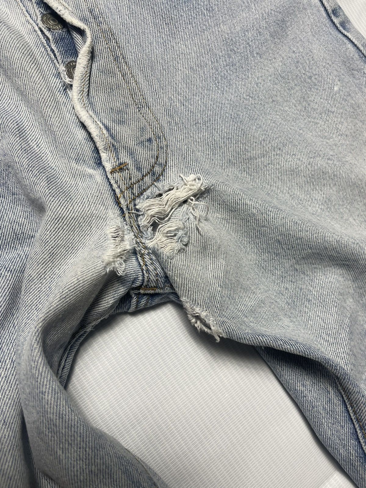 Levi's Vintage Levi's 501 Selvedge Button No.6 Made In USA Jeans Size US 31 - 6 Thumbnail