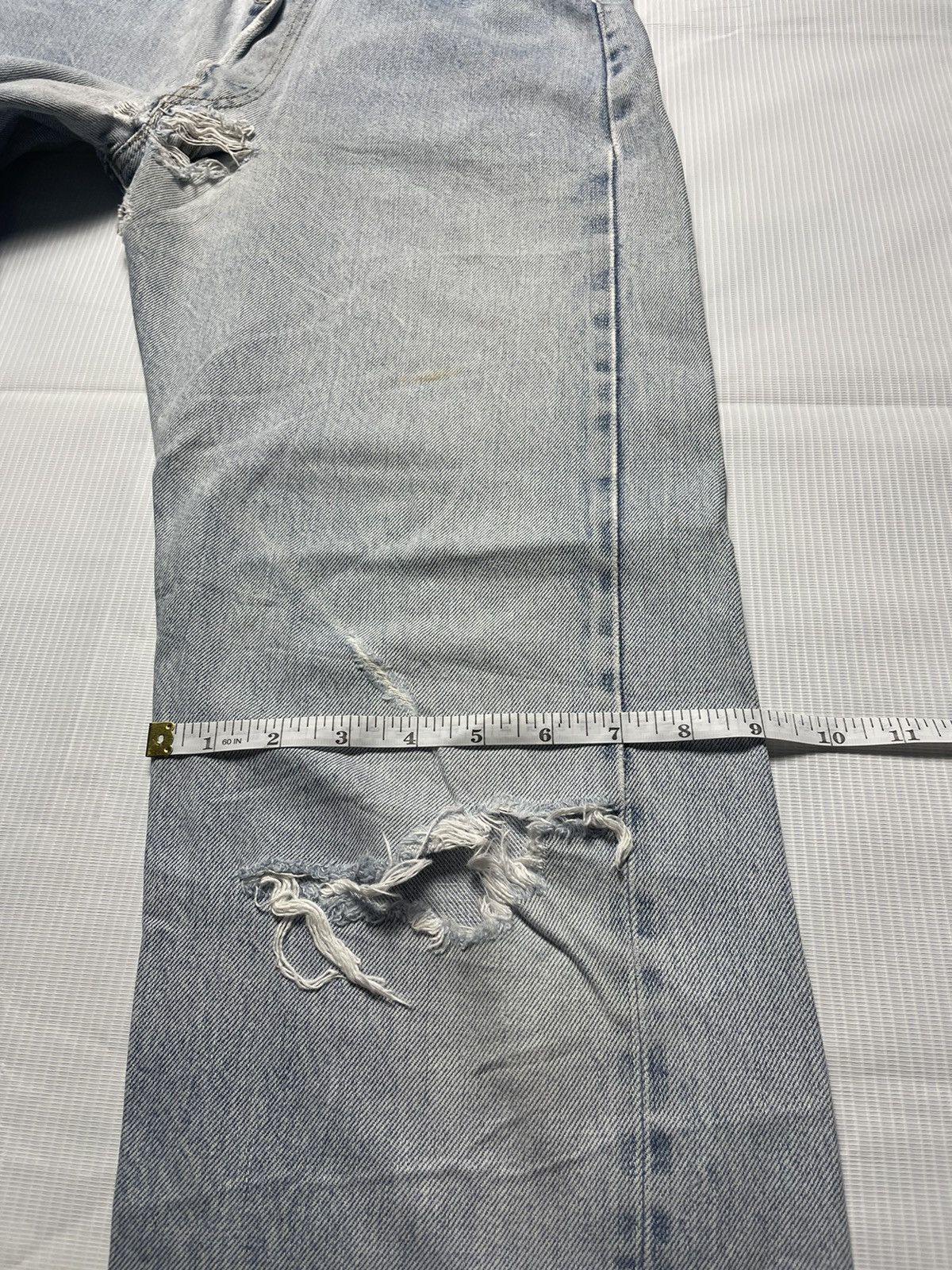 Levi's Vintage Levi's 501 Selvedge Button No.6 Made In USA Jeans Size US 31 - 14 Thumbnail