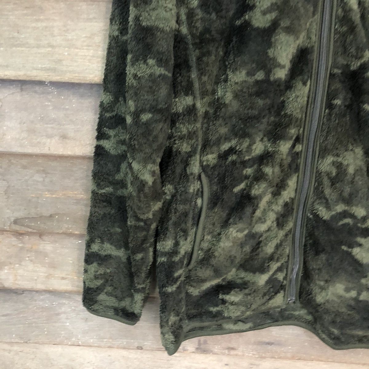 Japanese Brand × Uniqlo Uniqlo Camo fleece Green cardigan japan sweater #6852 Size US L / EU 52-54 / 3 - 4 Thumbnail