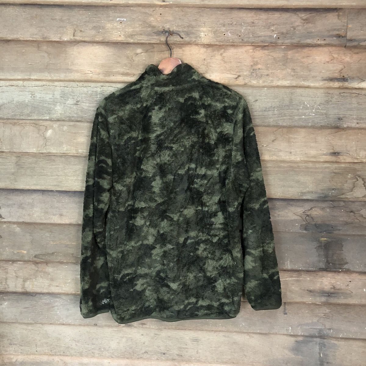 Japanese Brand × Uniqlo Uniqlo Camo fleece Green cardigan japan sweater #6852 Size US L / EU 52-54 / 3 - 8 Thumbnail