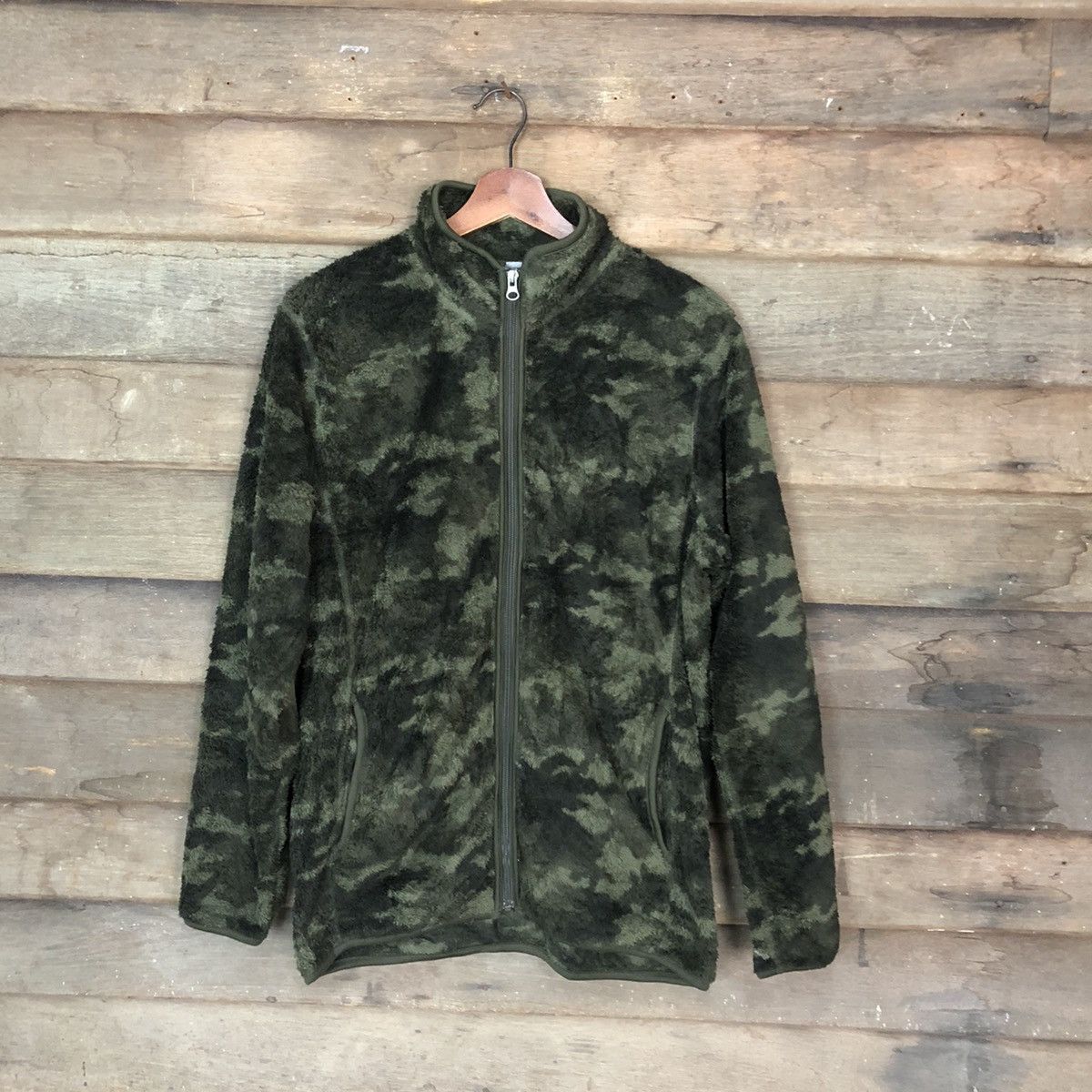 Japanese Brand × Uniqlo Uniqlo Camo fleece Green cardigan japan sweater #6852 Size US L / EU 52-54 / 3 - 1 Thumbnail