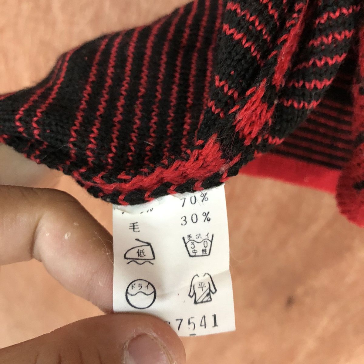 Homespun Knitwear Japan Red checkered Knit vintage cardigan Kimono #H112 Size US L / EU 52-54 / 3 - 13 Thumbnail