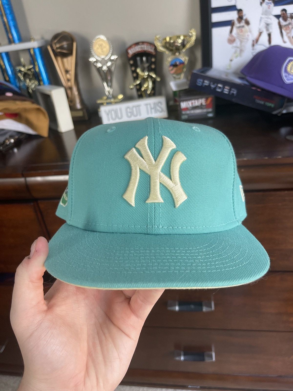 New Era New York Yankees popular NYY Teal Heart Fitted Hat Size 7 1/4