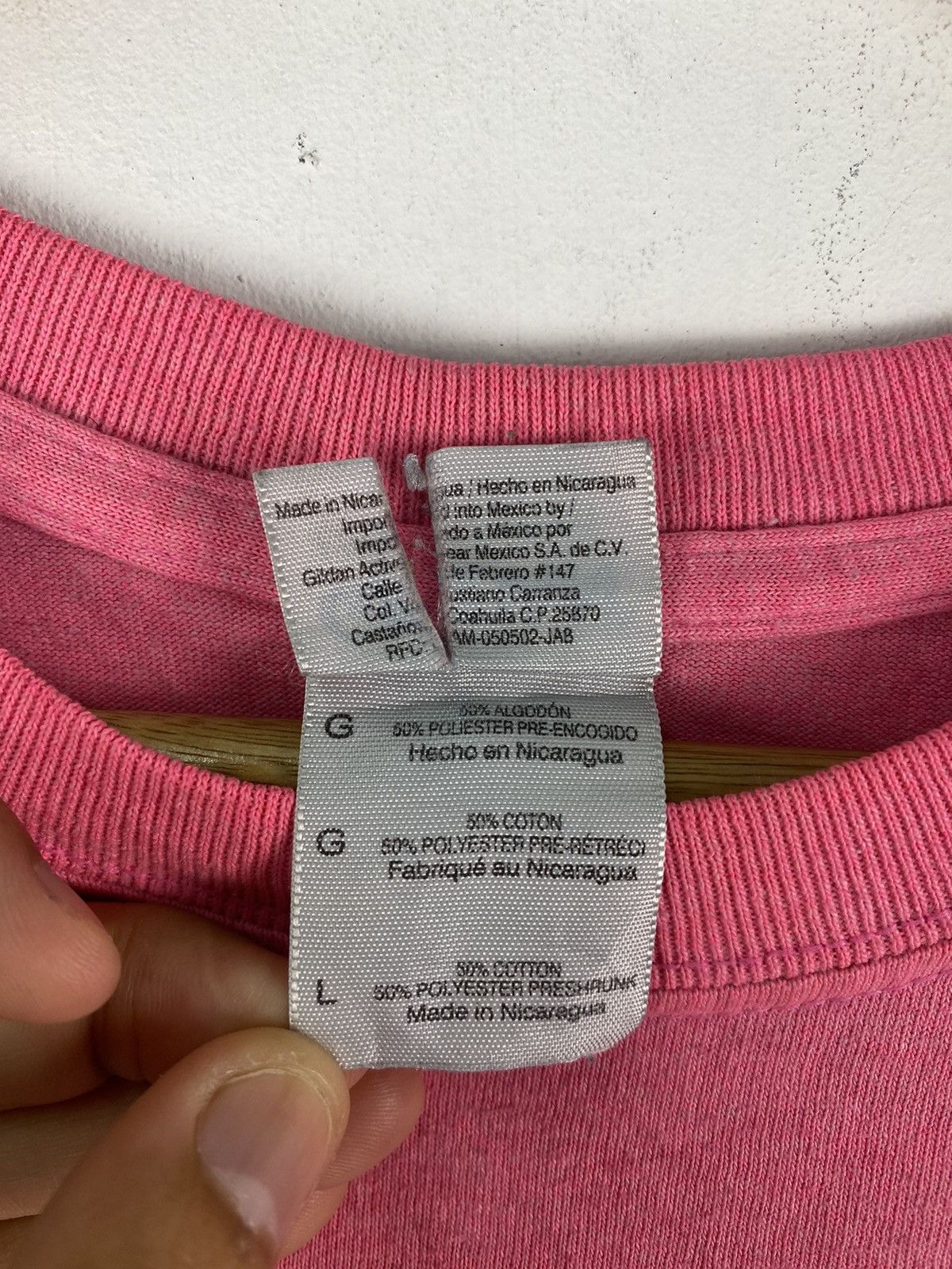 Vintage Vintage power rangers tshirt pink Size US L / EU 52-54 / 3 - 5 Thumbnail