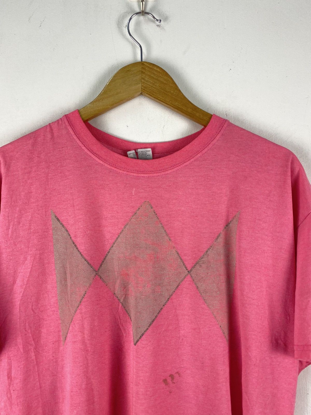 Vintage Vintage power rangers tshirt pink Size US L / EU 52-54 / 3 - 3 Thumbnail