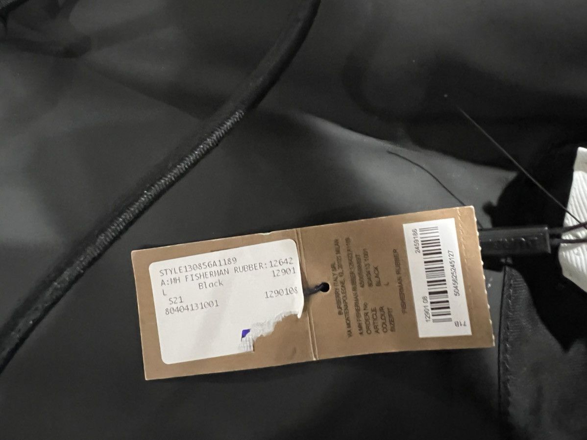 Burberry Burberry rain hat. L. $850 Size ONE SIZE - 7 Thumbnail