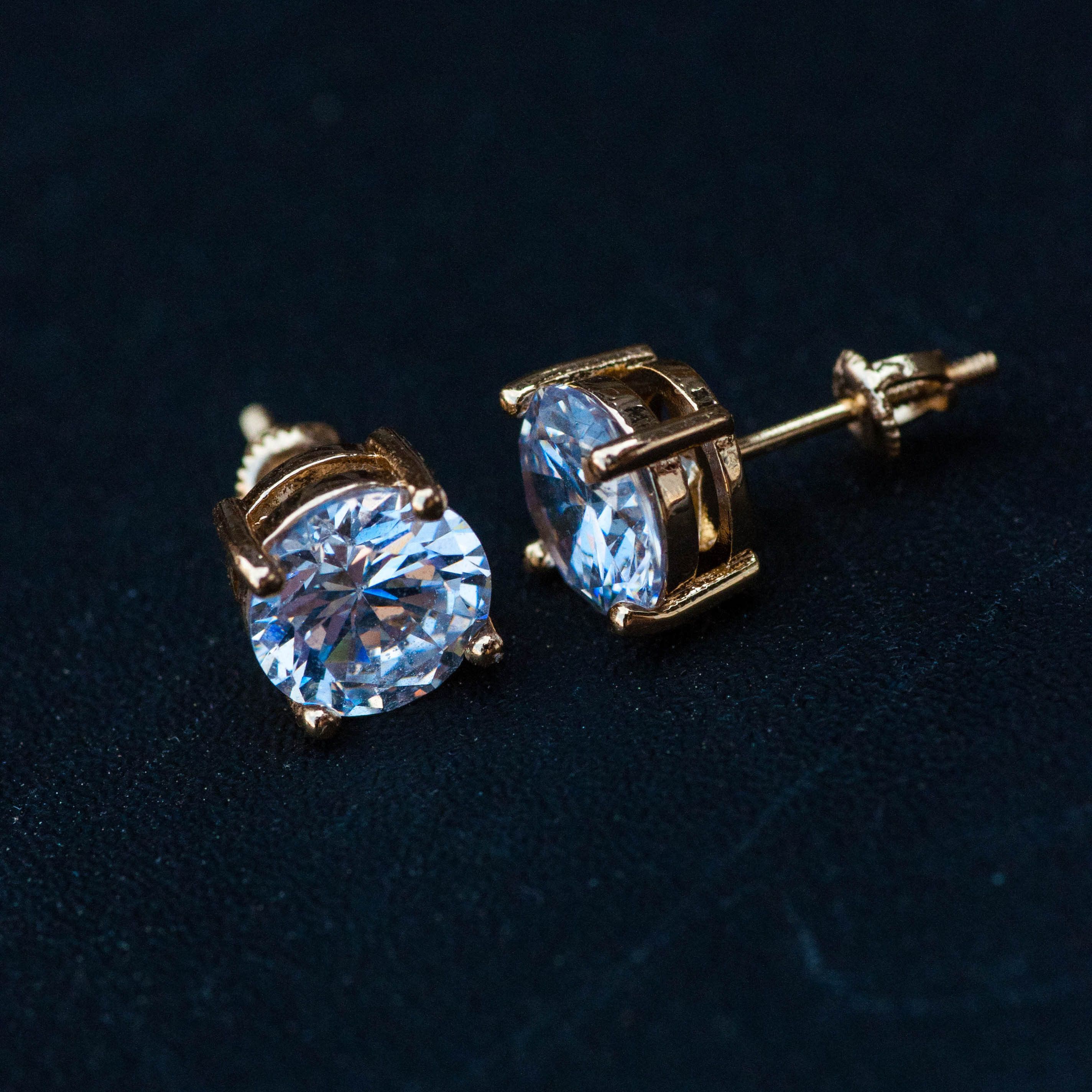 Other 18k Yellow Gold Iced Out Diamond Round Cut Stud Earrings Size ONE SIZE - 1 Thumbnail