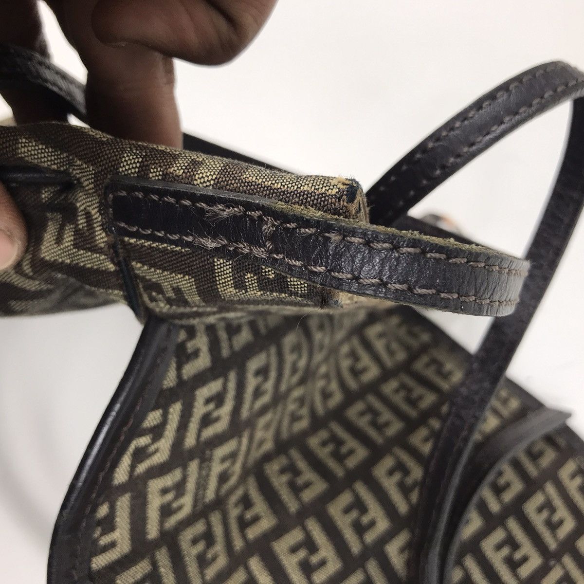 Fendi AUTHENTIC FENDI ZUCCA CROSSBODY Size ONE SIZE - 12 Thumbnail