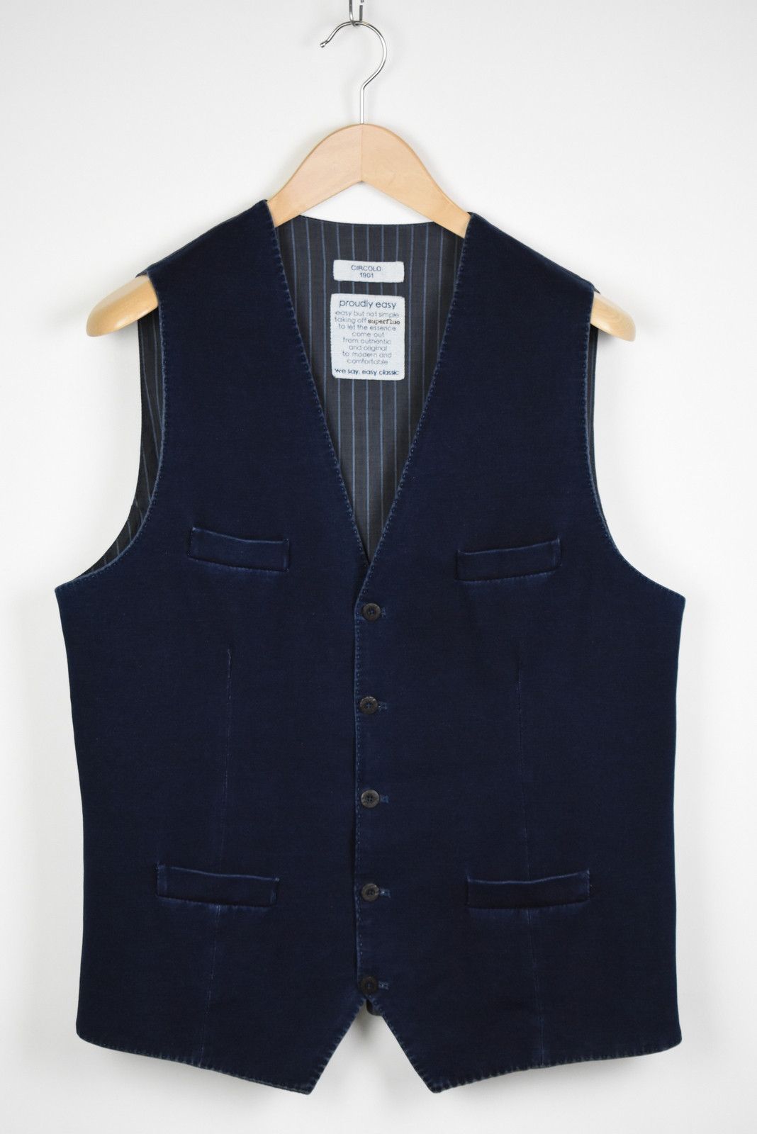 Circolo 1901 CIRCOLO 1901 Men's (IT) 52 or ~MEDIUM* Thin Vest Waistcoat Size 38R - 1 Thumbnail