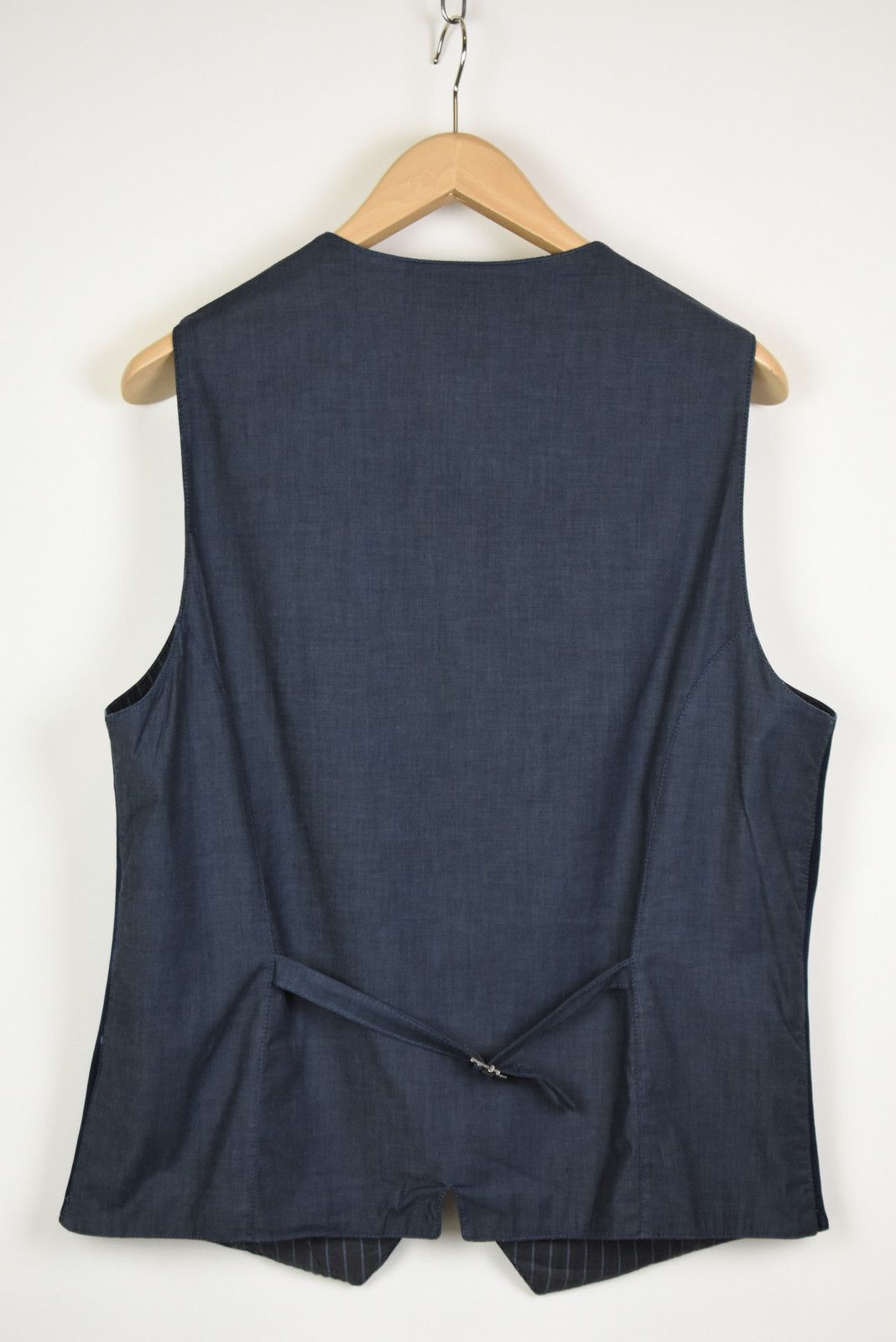 Circolo 1901 CIRCOLO 1901 Men's (IT) 52 or ~MEDIUM* Thin Vest Waistcoat Size 38R - 2 Thumbnail