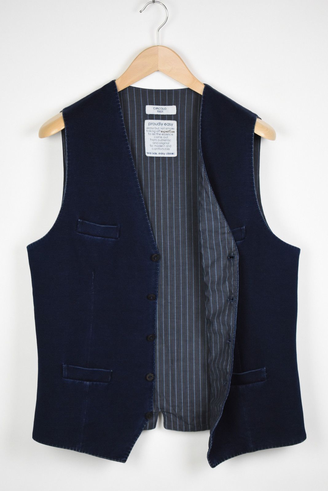 Circolo 1901 CIRCOLO 1901 Men's (IT) 52 or ~MEDIUM* Thin Vest Waistcoat Size 38R - 5 Thumbnail