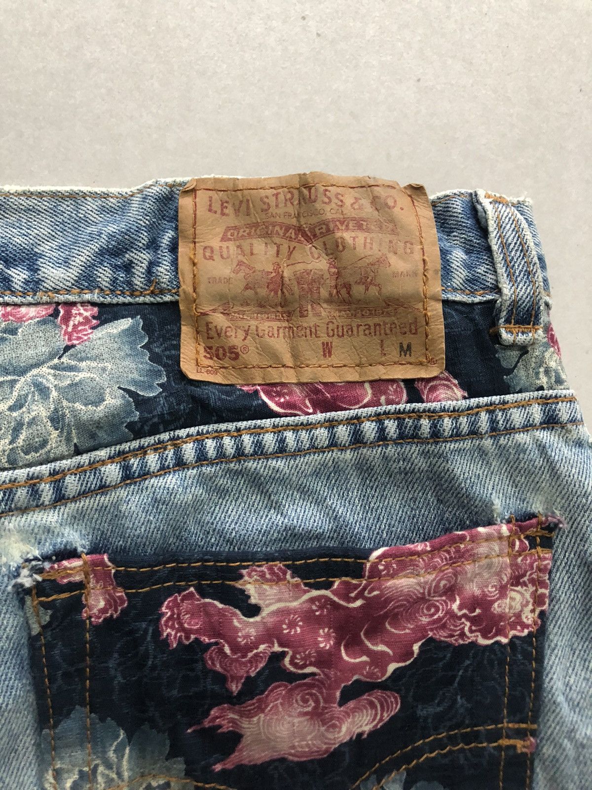 Levi's Vintage 90’s Levis 505 Sukajan Shorts Pants Size US 31 - 6 Thumbnail