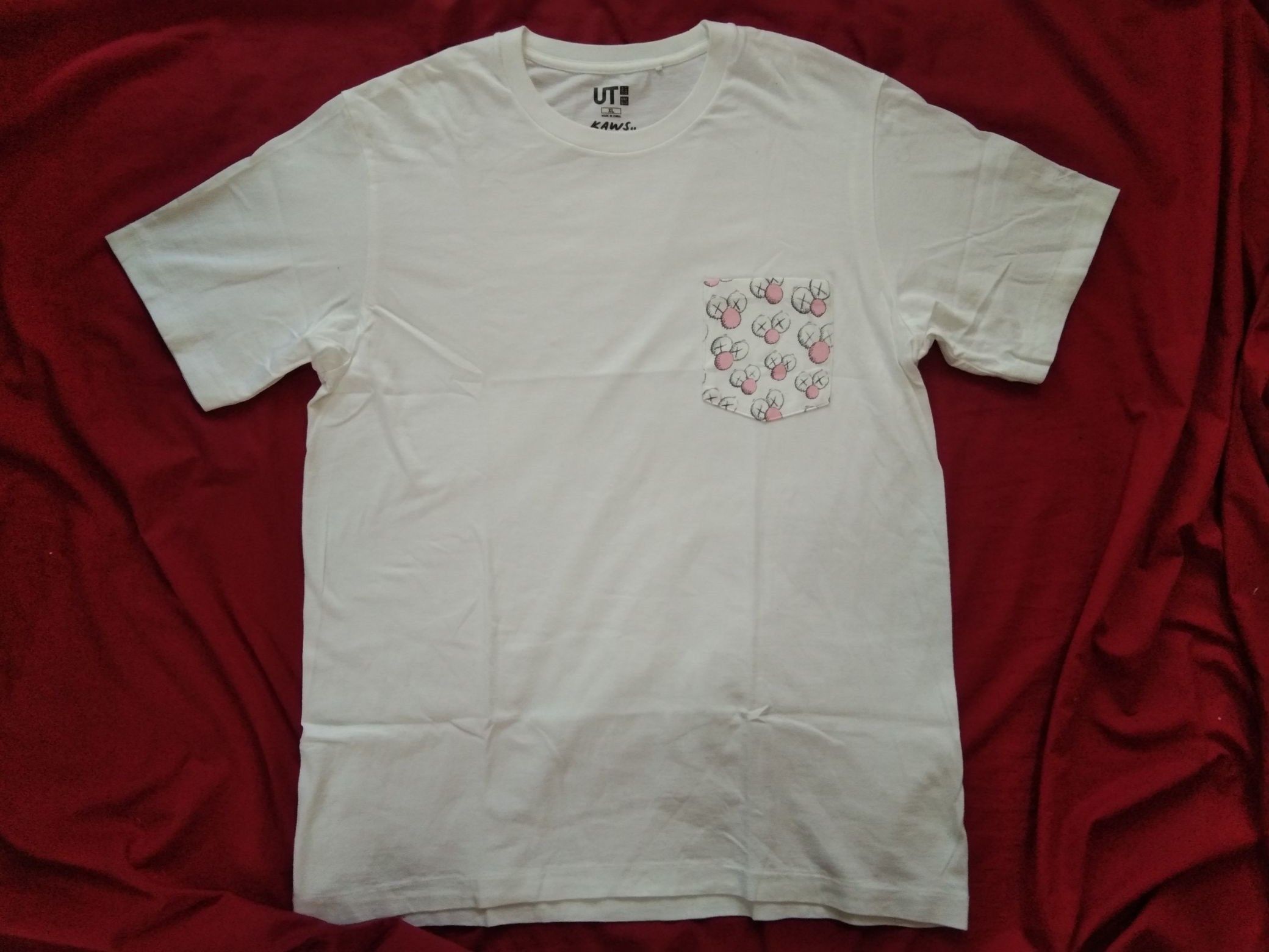 Japanese Brand Kaws Pocket tee tshirt artist designer Size US L / EU 52-54 / 3 - 2 Thumbnail