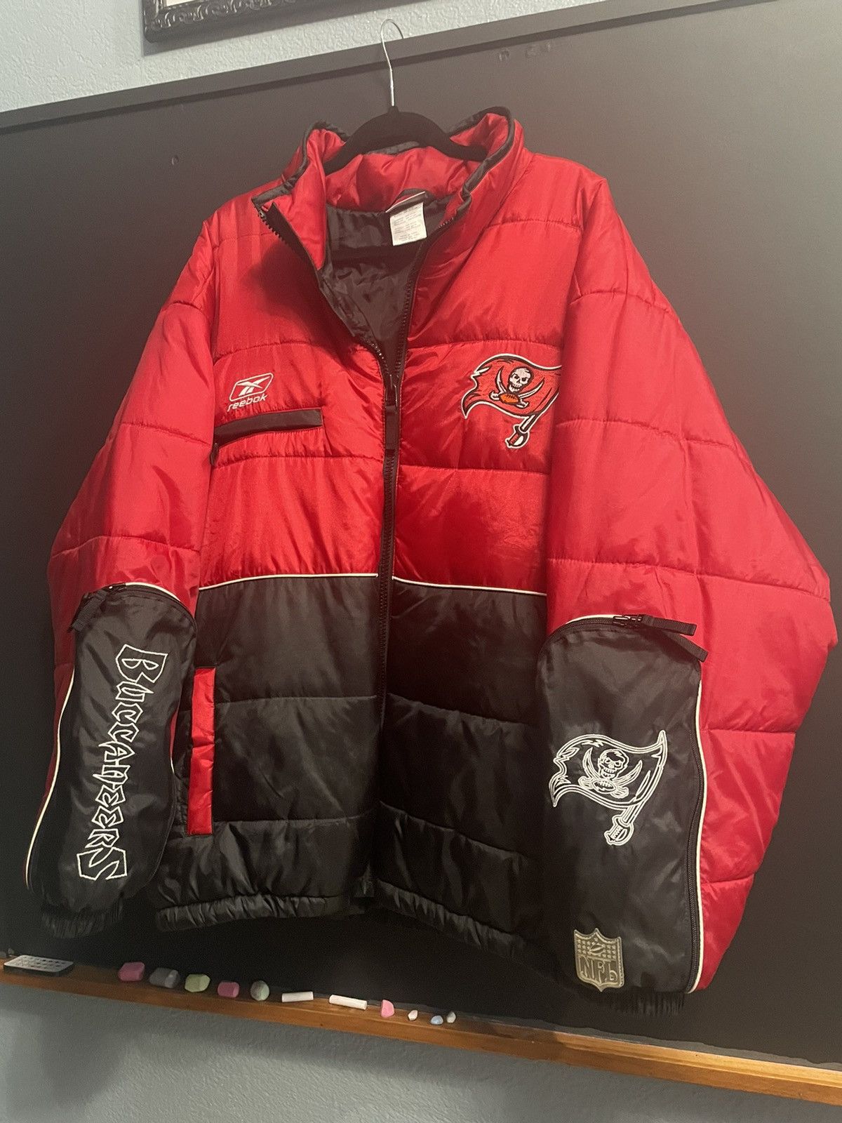 Reebok NFL Tampa Bay Buccaneers Embroidered Zip Up Jacket 