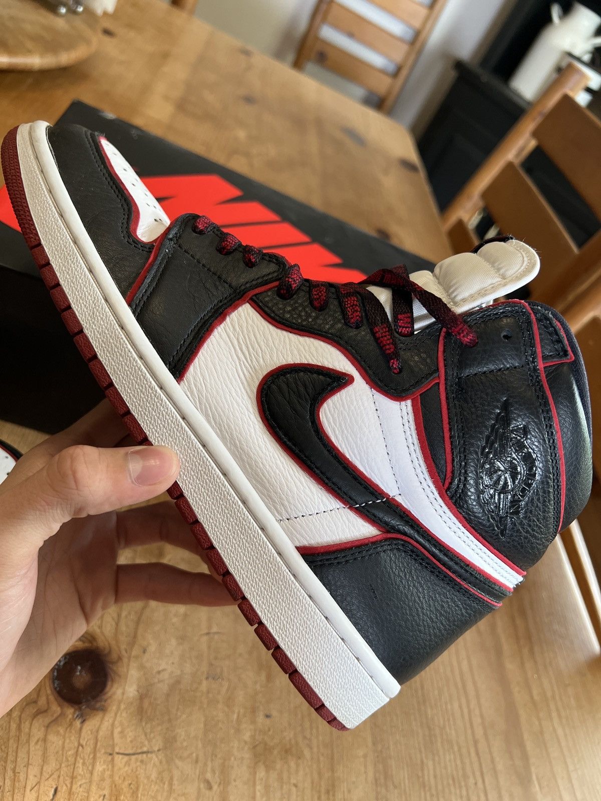 Jordan Brand Jordan 1 Retro High Bloodline 2019 Size US 10.5 / EU 43-44 - 5 Thumbnail