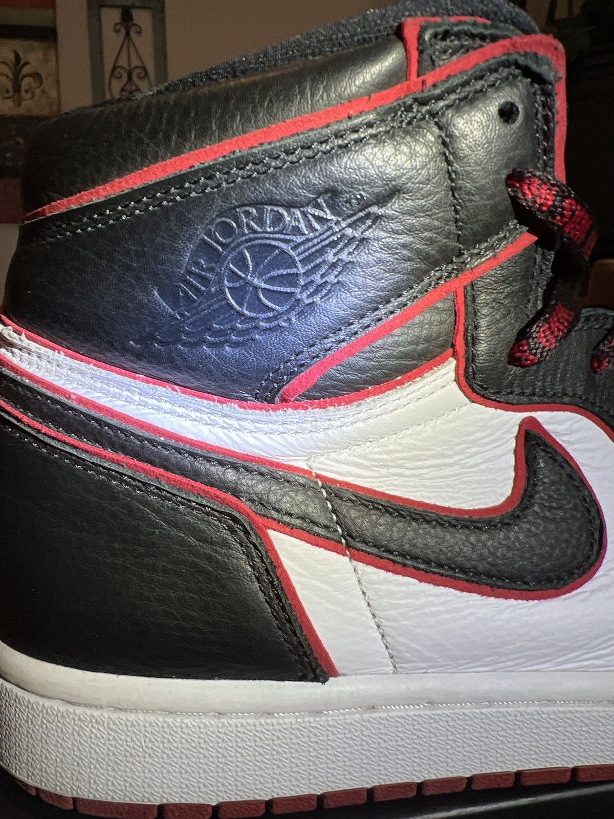 Jordan Brand Jordan 1 Retro High Bloodline 2019 Size US 10.5 / EU 43-44 - 19 Thumbnail
