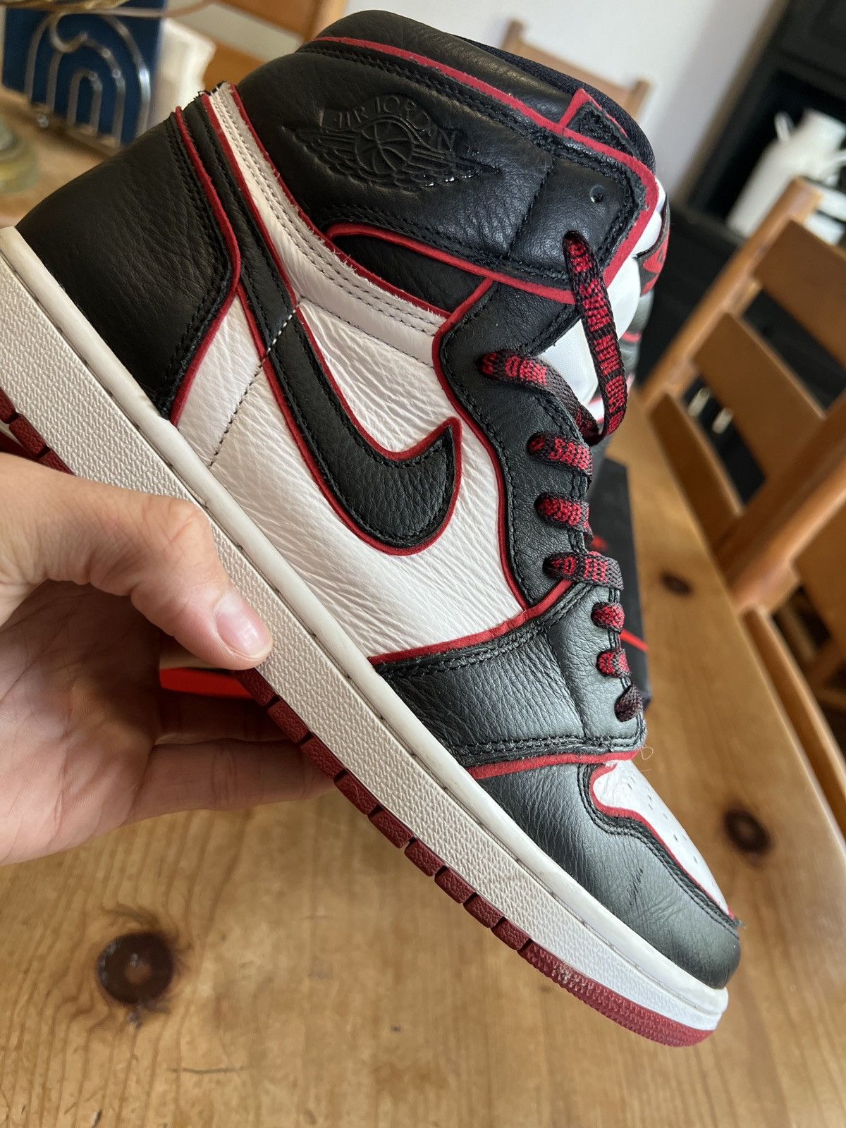Jordan Brand Jordan 1 Retro High Bloodline 2019 Size US 10.5 / EU 43-44 - 4 Thumbnail