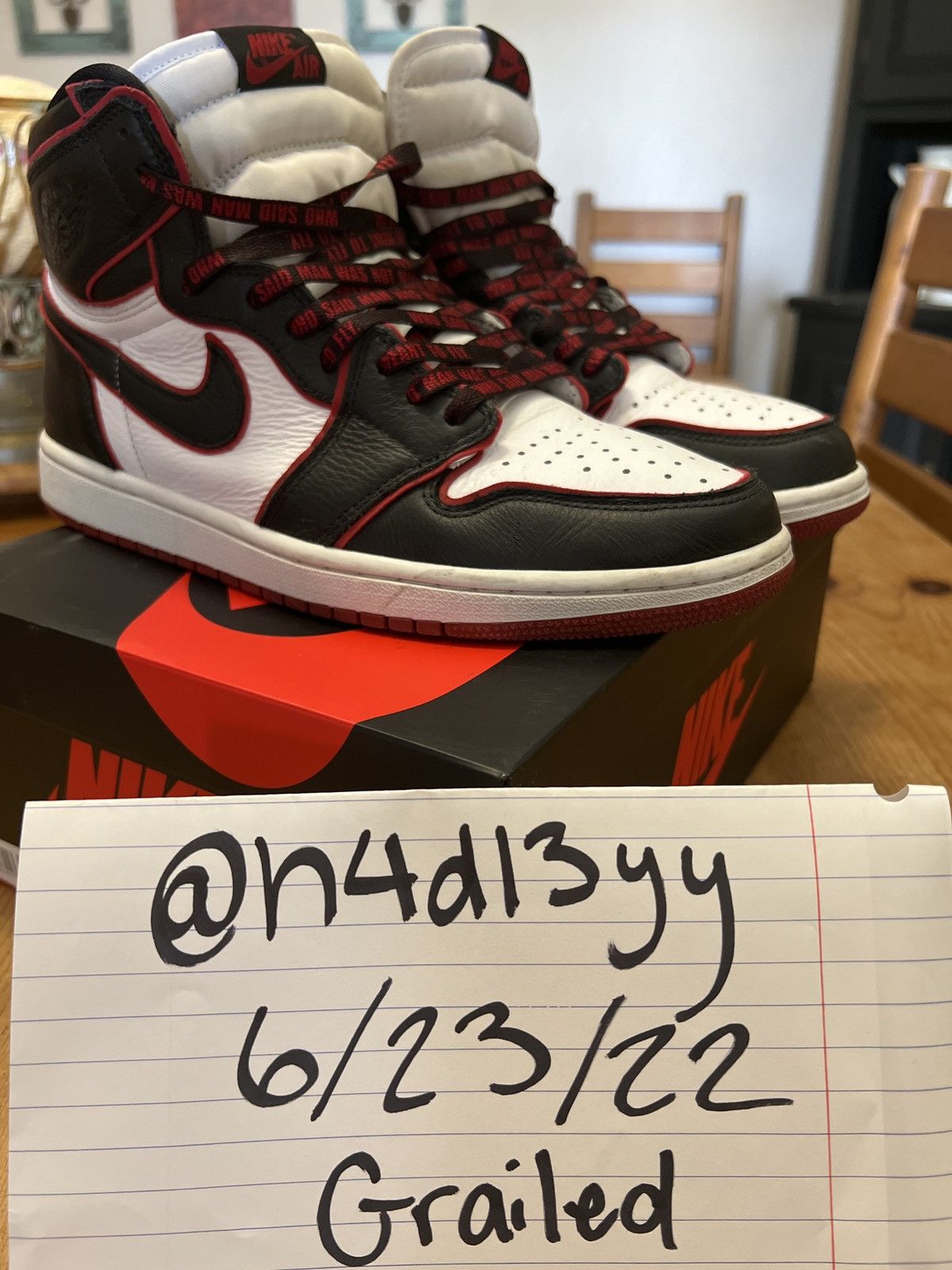 Jordan Brand Jordan 1 Retro High Bloodline 2019 Size US 10.5 / EU 43-44 - 23 Thumbnail