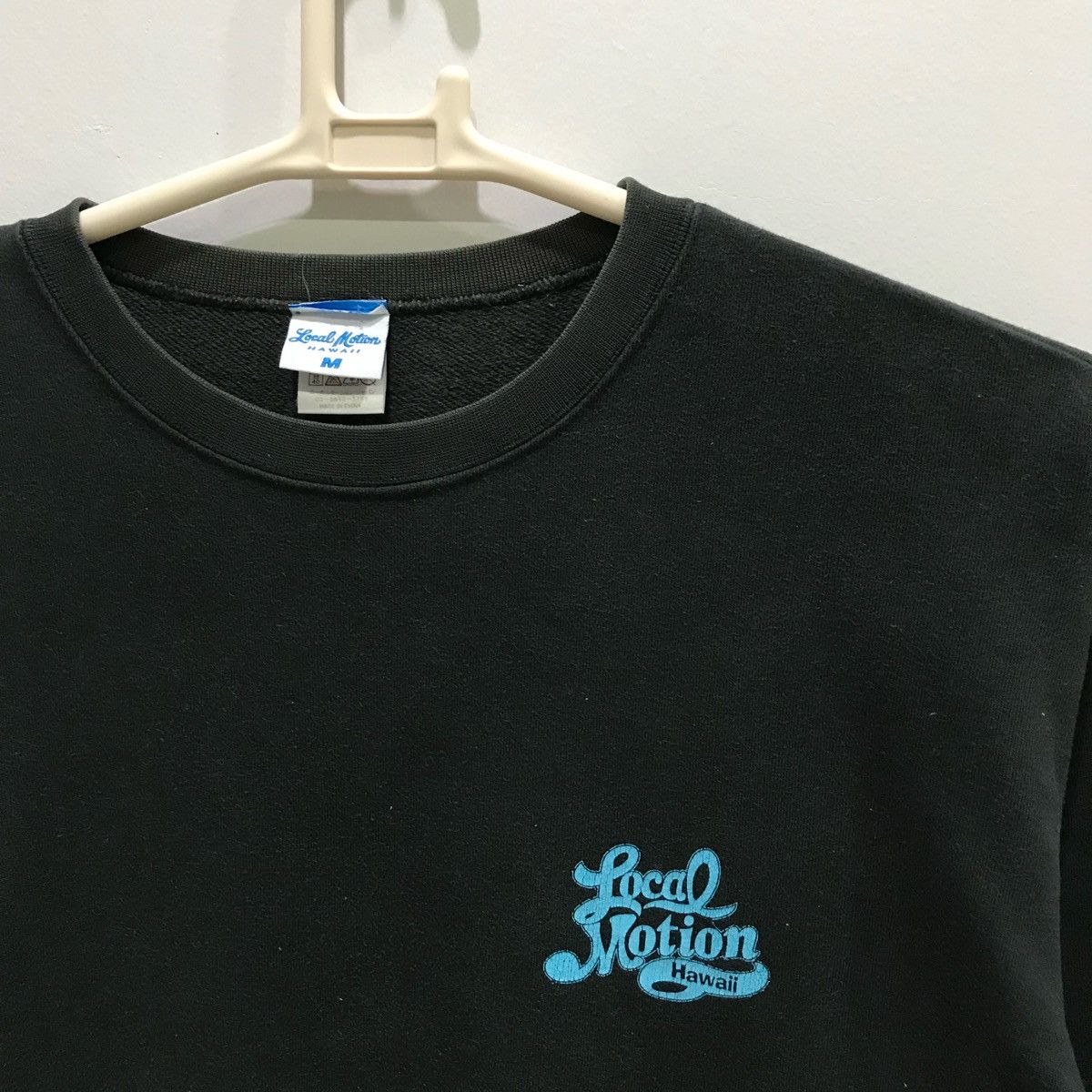 Japanese Brand × Vintage LOCAL MOTION HAWAII Sweatshirts Fits Size L Size US L / EU 52-54 / 3 - 7 Thumbnail