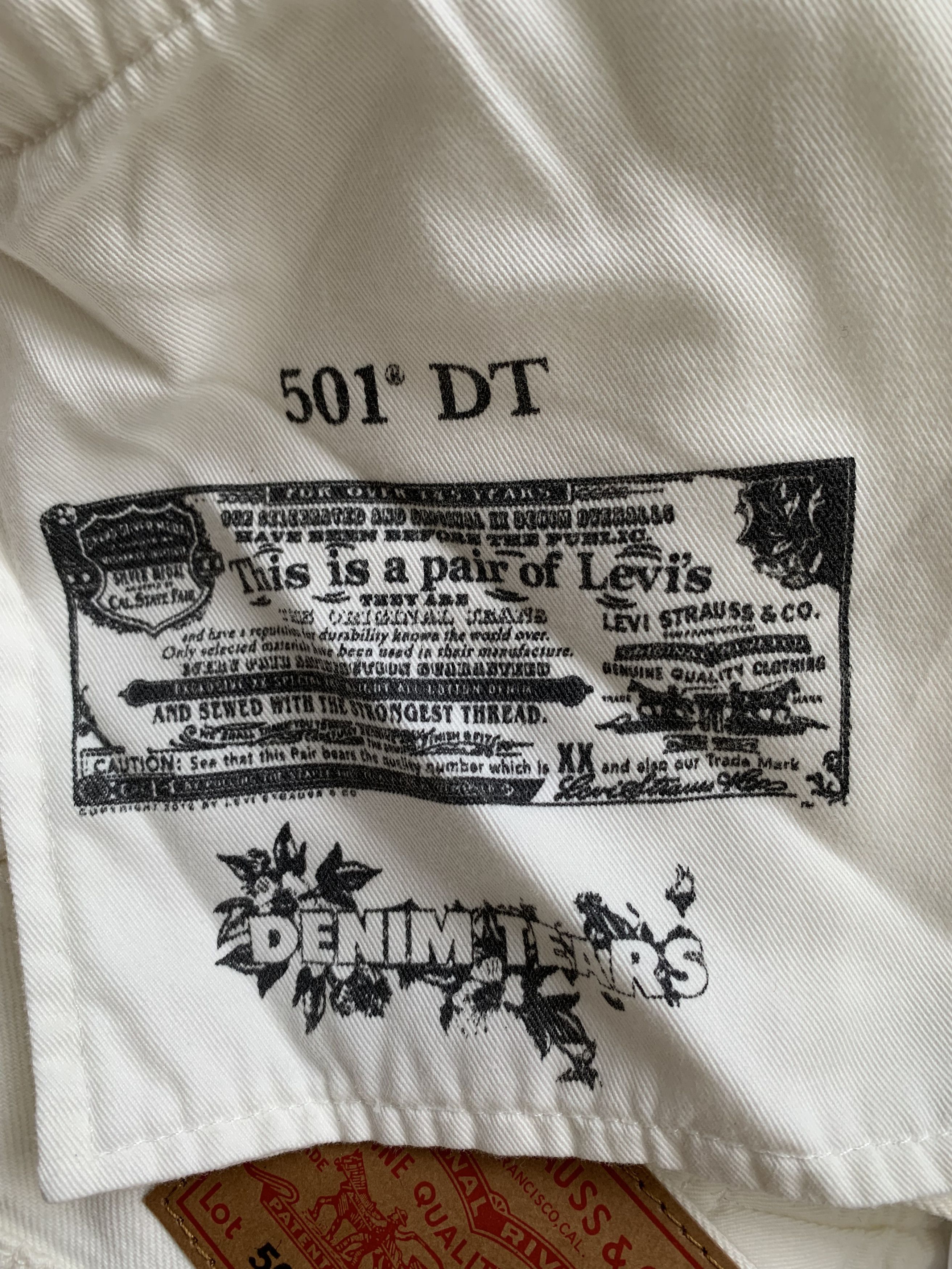 DENIM TEARS × Levi's Denim Tears Mono Cotton Wreath Jean White Size US 32 / EU 48 - 9 Thumbnail