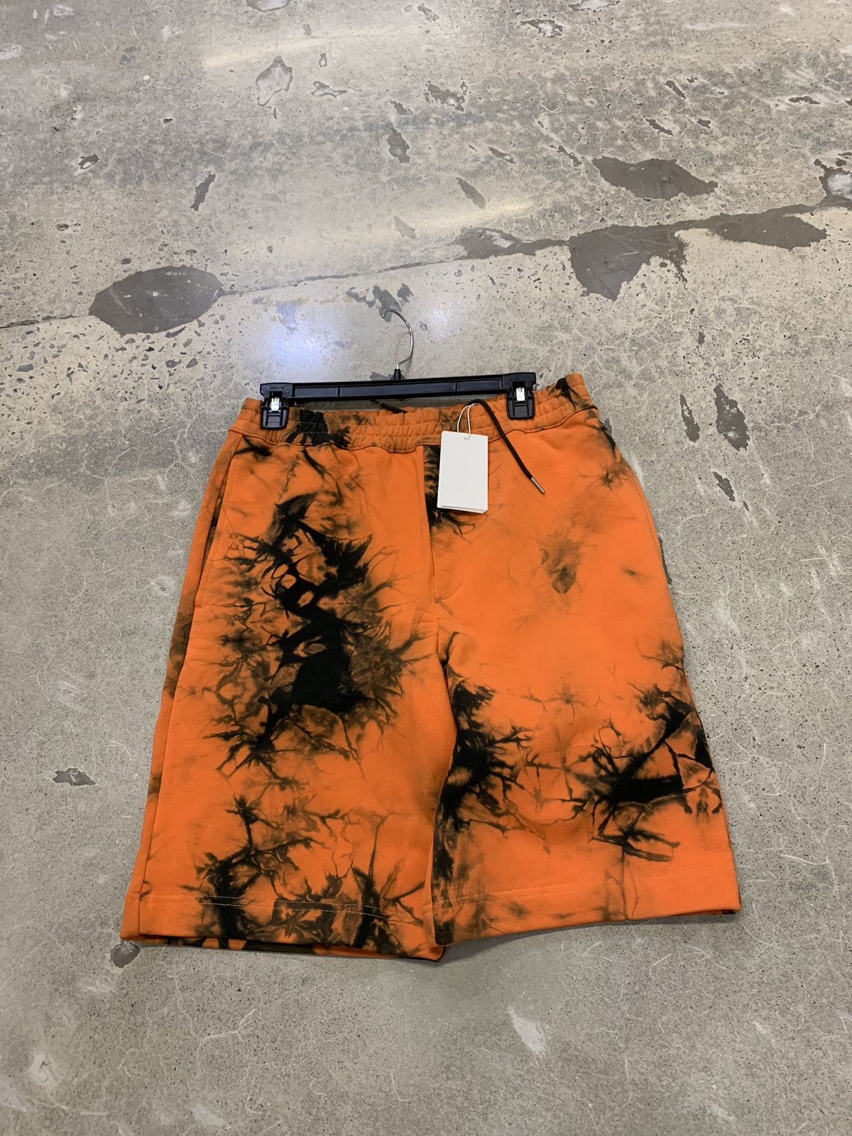 Helmut Lang Tye Dye Yellow Orange Shorts Size US 30 / EU 46 - 1 Thumbnail