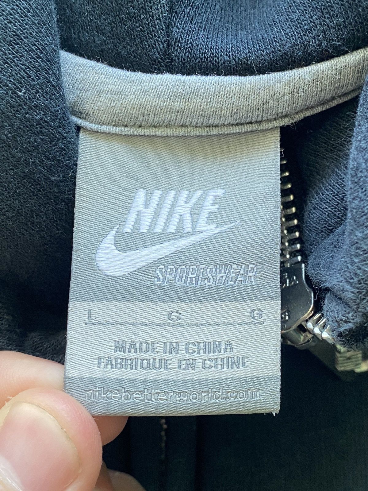 Nike × Vintage Black Nike Zip Up Silver Tag Hoodie Size US L / EU 52-54 / 3 - 4 Thumbnail