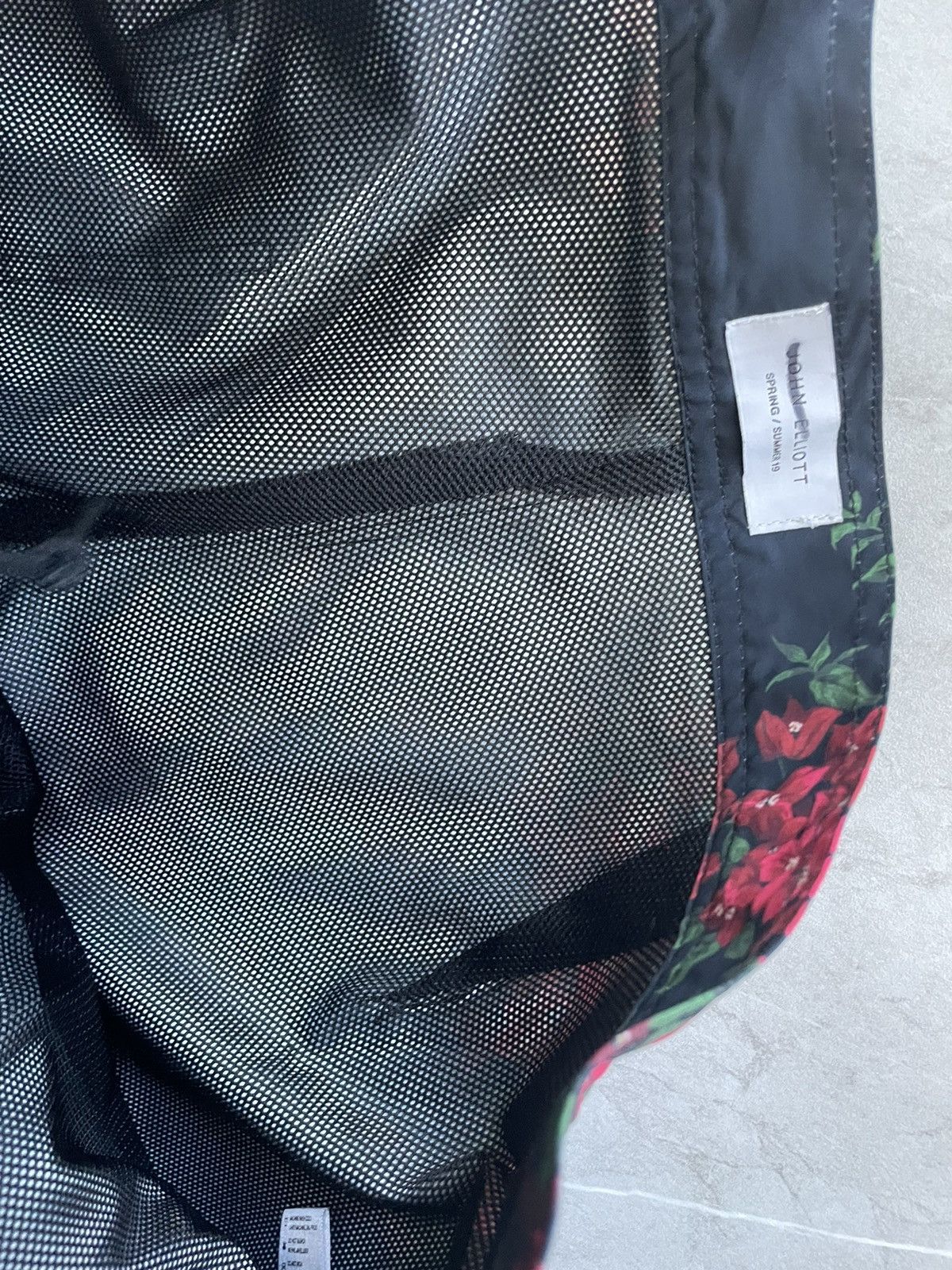 John Elliott UNWORN* Floral swim shorts size 1 Size US 30 / EU 46 - 4 Thumbnail