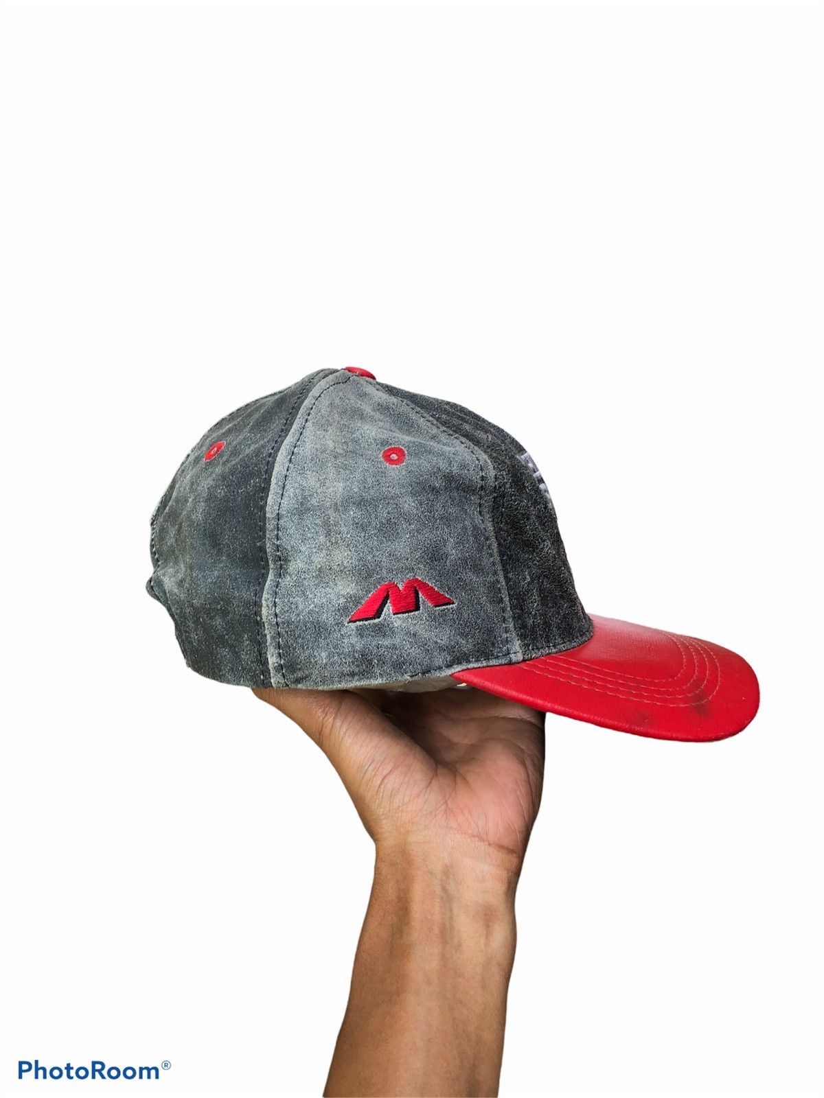 NBA × Vintage 90's CHICAGO BULLS LEATHER SNAPBACK CAP Size ONE SIZE - 2 Thumbnail