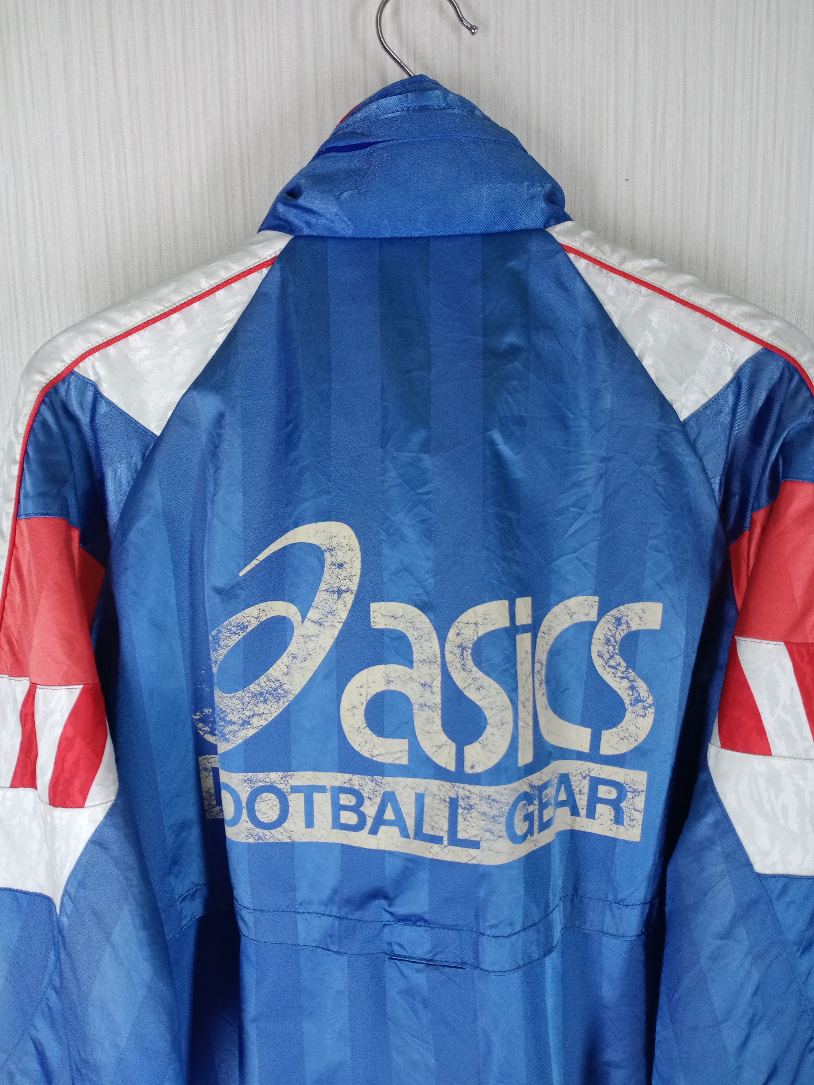 Asics Vintage 80s Asics Football Gear Big Logo Jacket Size US L / EU 52-54 / 3 - 3 Thumbnail