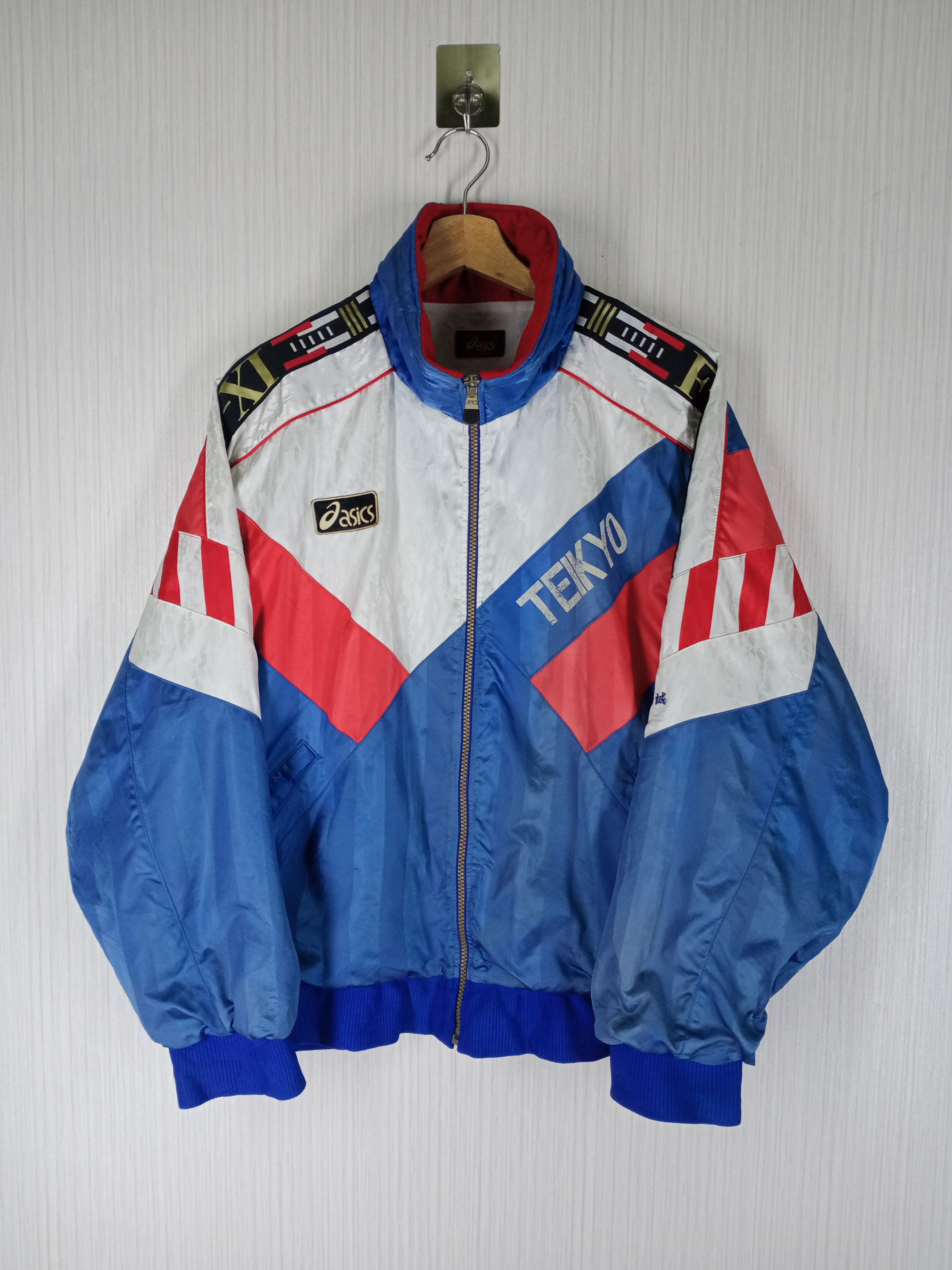 Asics Vintage 80s Asics Football Gear Big Logo Jacket Size US L / EU 52-54 / 3 - 1 Thumbnail