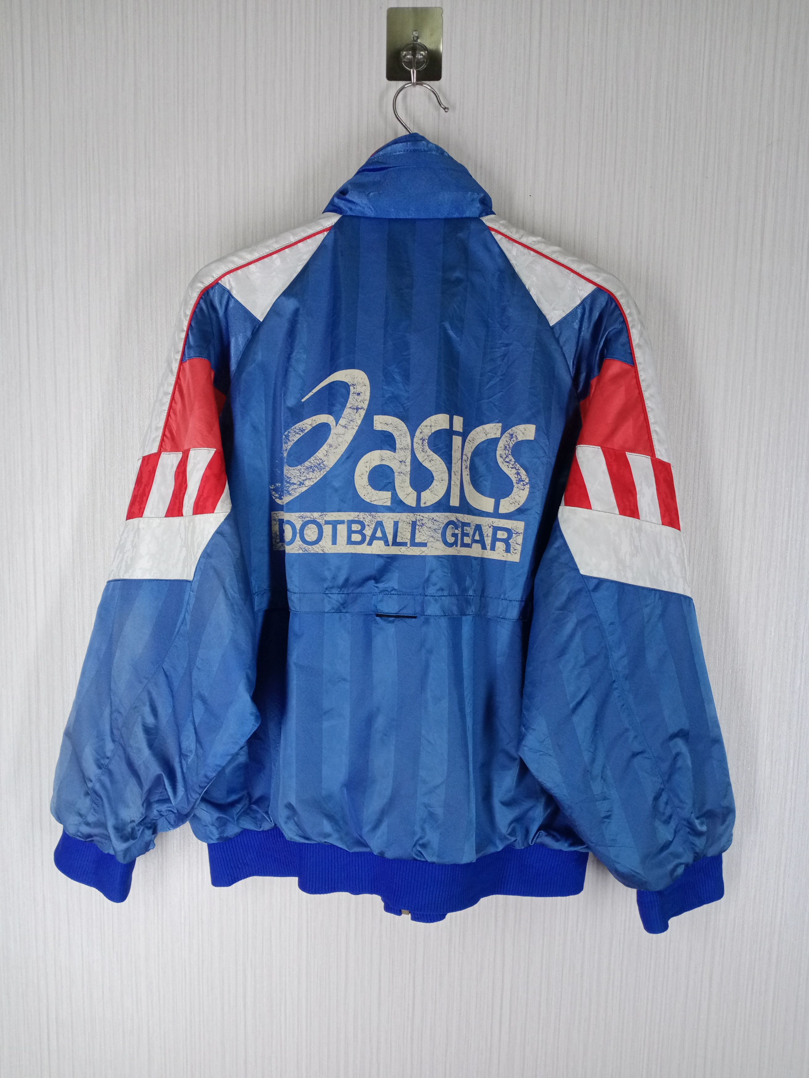 Asics Vintage 80s Asics Football Gear Big Logo Jacket Size US L / EU 52-54 / 3 - 2 Thumbnail